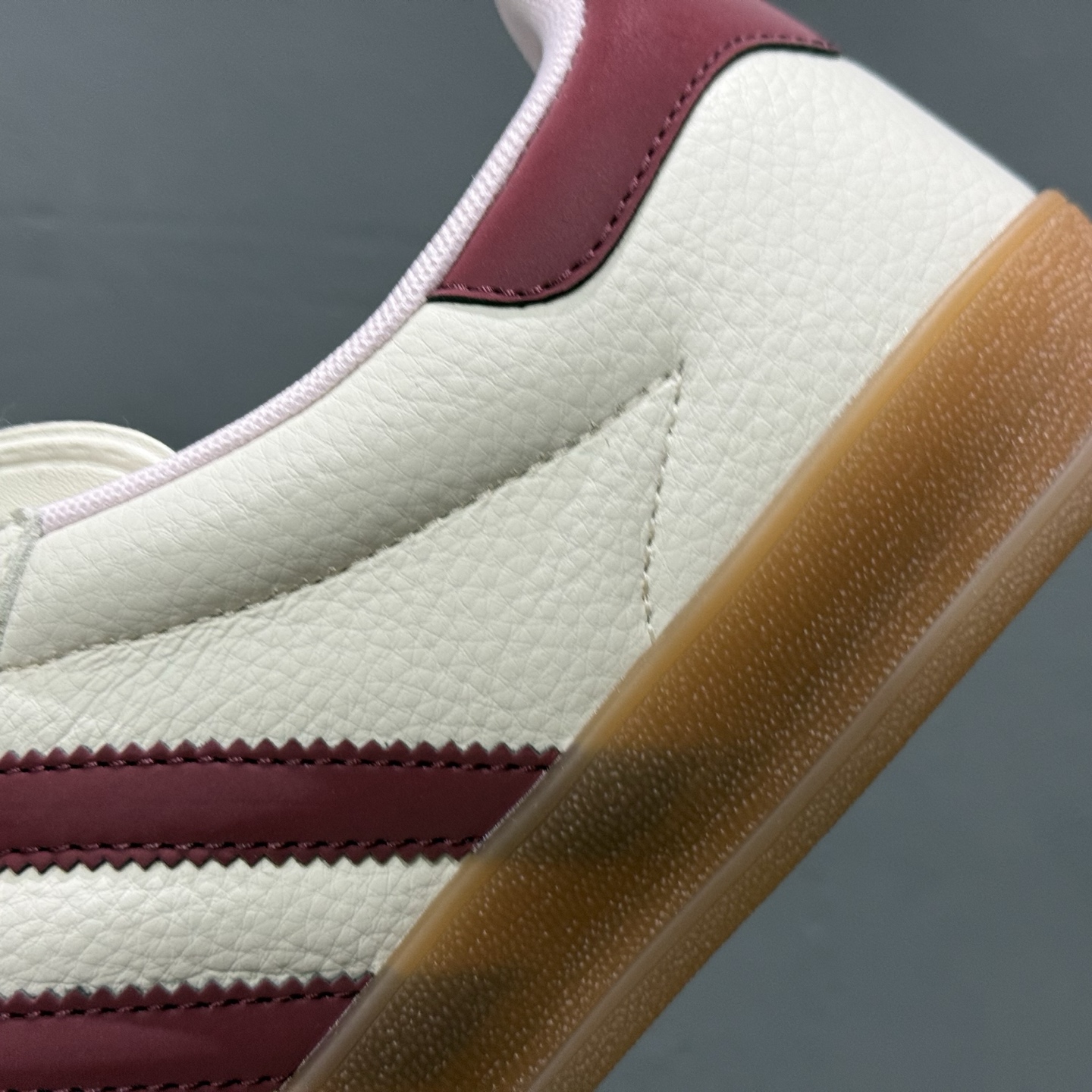 独家实拍Adidas Originals Gazelle INdoor 樱桃 白红三叶草休闲防滑耐磨低帮板鞋 DM1234-006