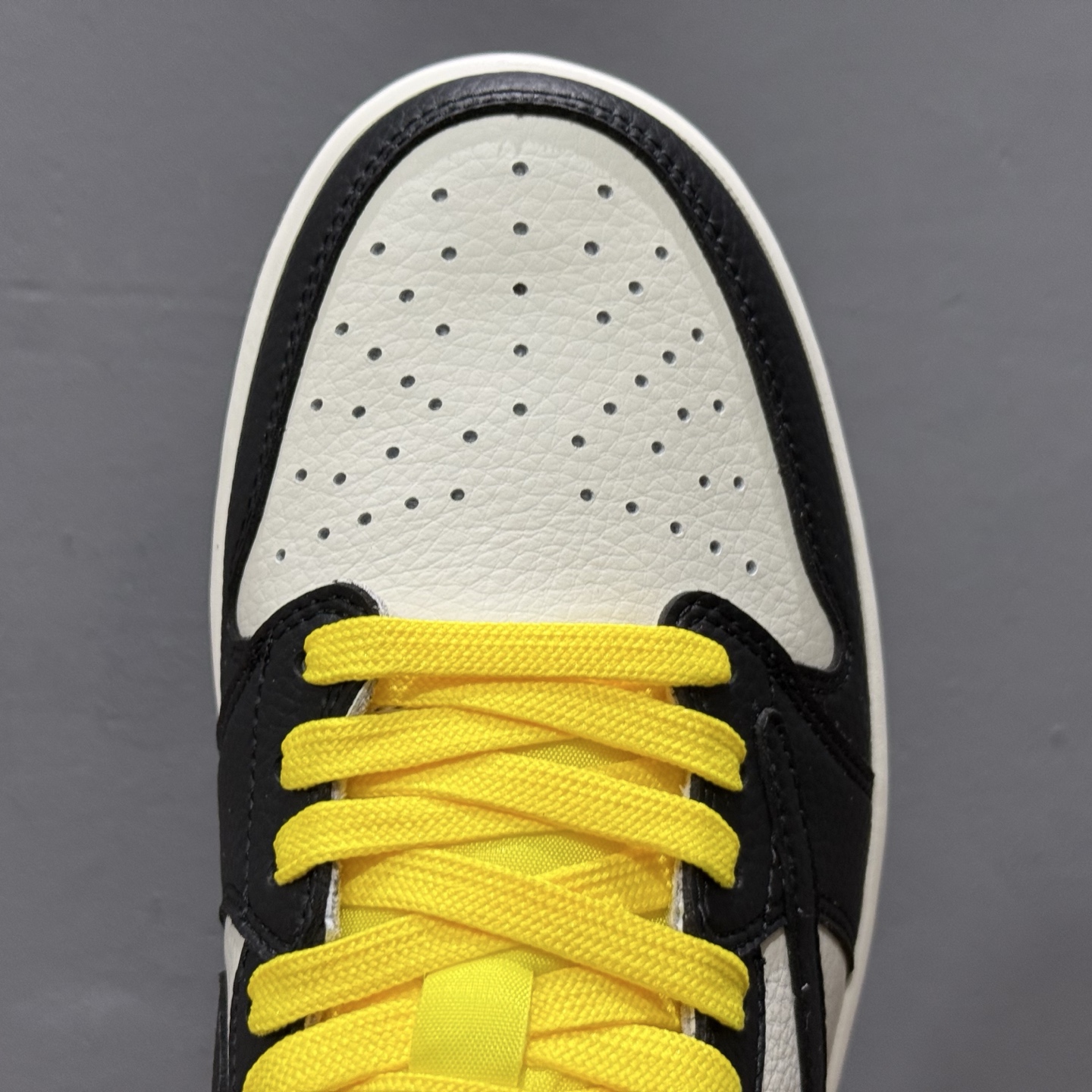 Travis Scott x Air Jordan 1 Low 黑黄 DN6901-093