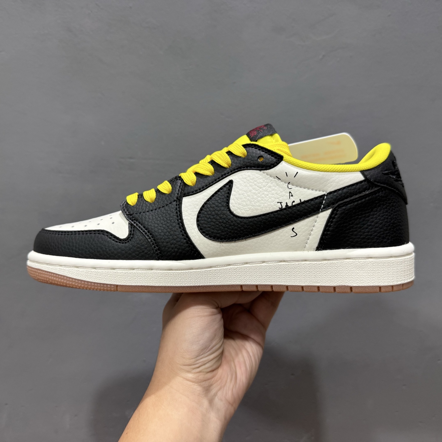 Travis Scott x Air Jordan 1 Low 黑黄 DN6901-093