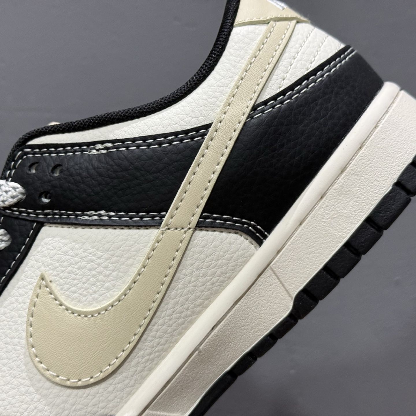 280 独家实拍Nike SB Dunk Low 斯图西联名 新浪熊猫 周年高端定制 低帮休闲板鞋 ZH2598-271