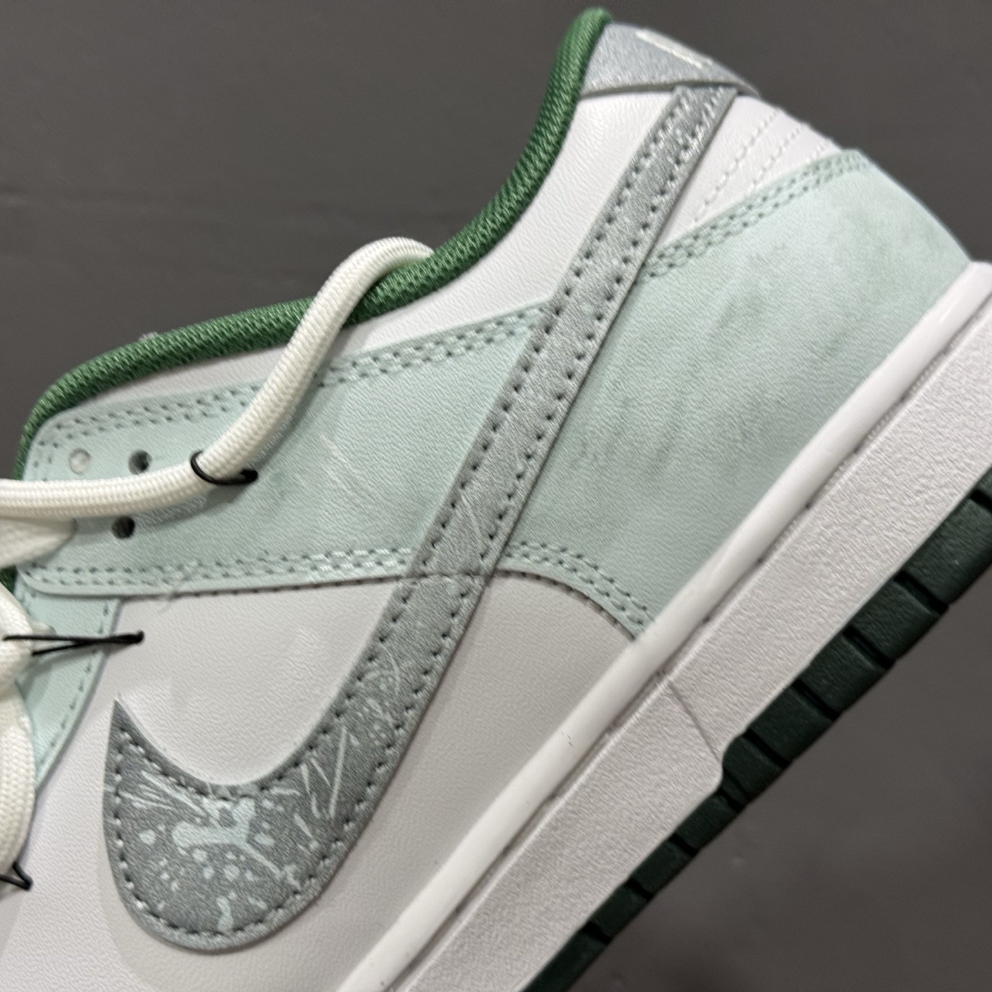 Nike SB Dunk Low Mushroom 绿粉 DD1391-101