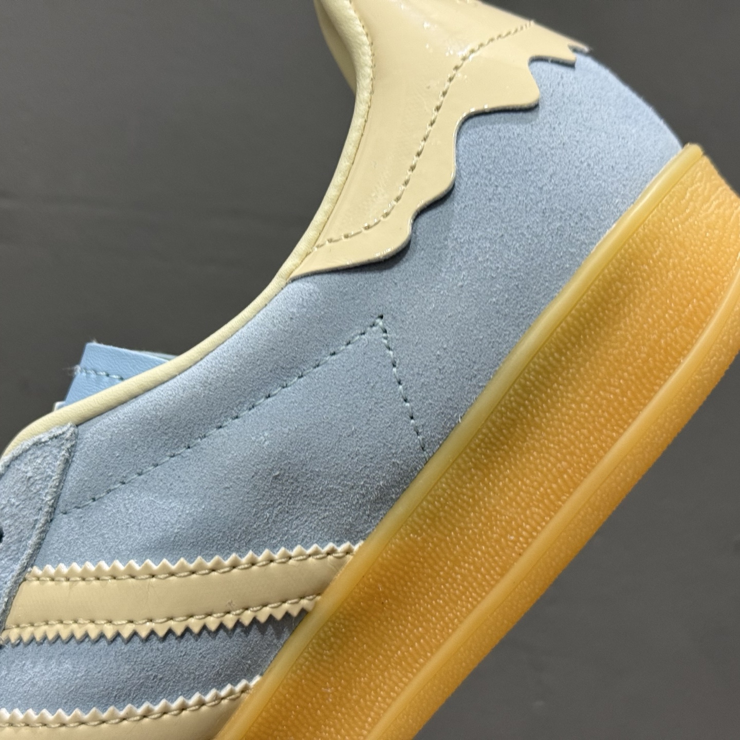 Ad Originals Gazelle Indoor 三叶草复古休闲防滑耐磨低帮板鞋 JR8029-111