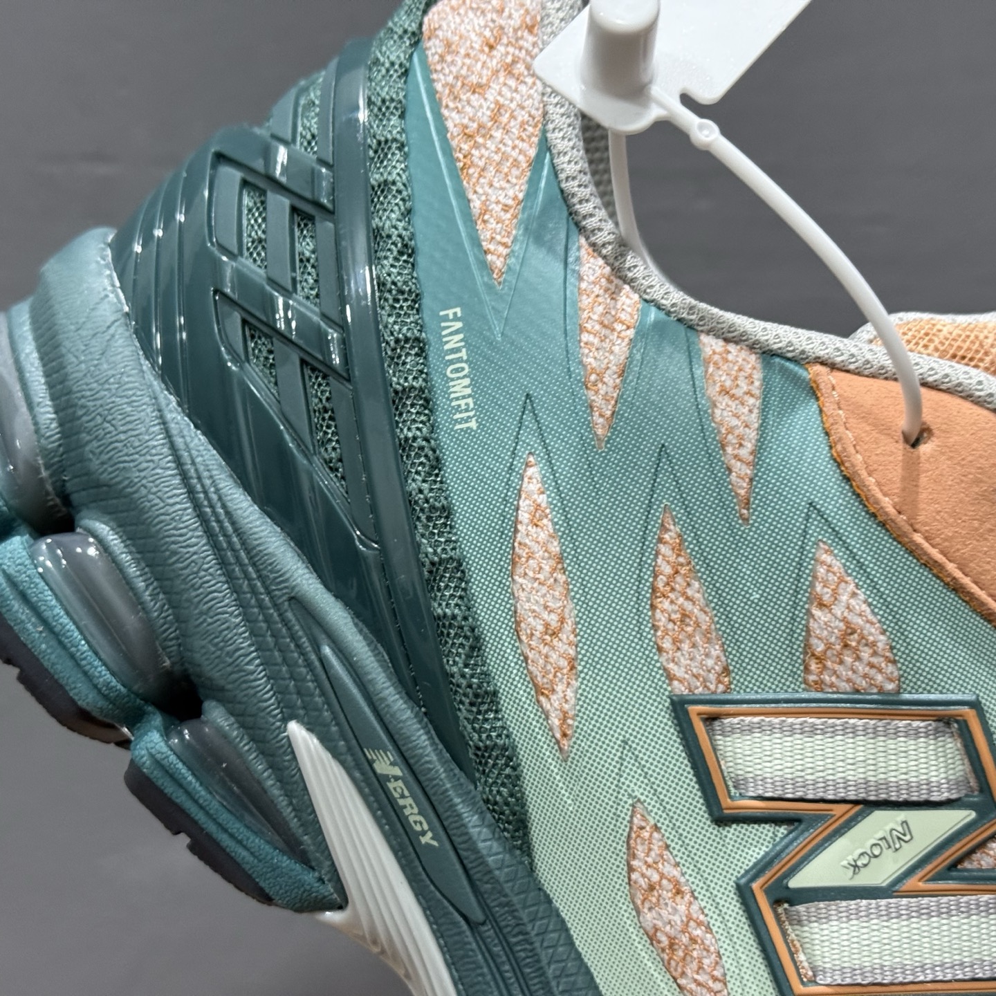 New Balance M1906系列复古单品宝藏老爹鞋款 M1906WFB