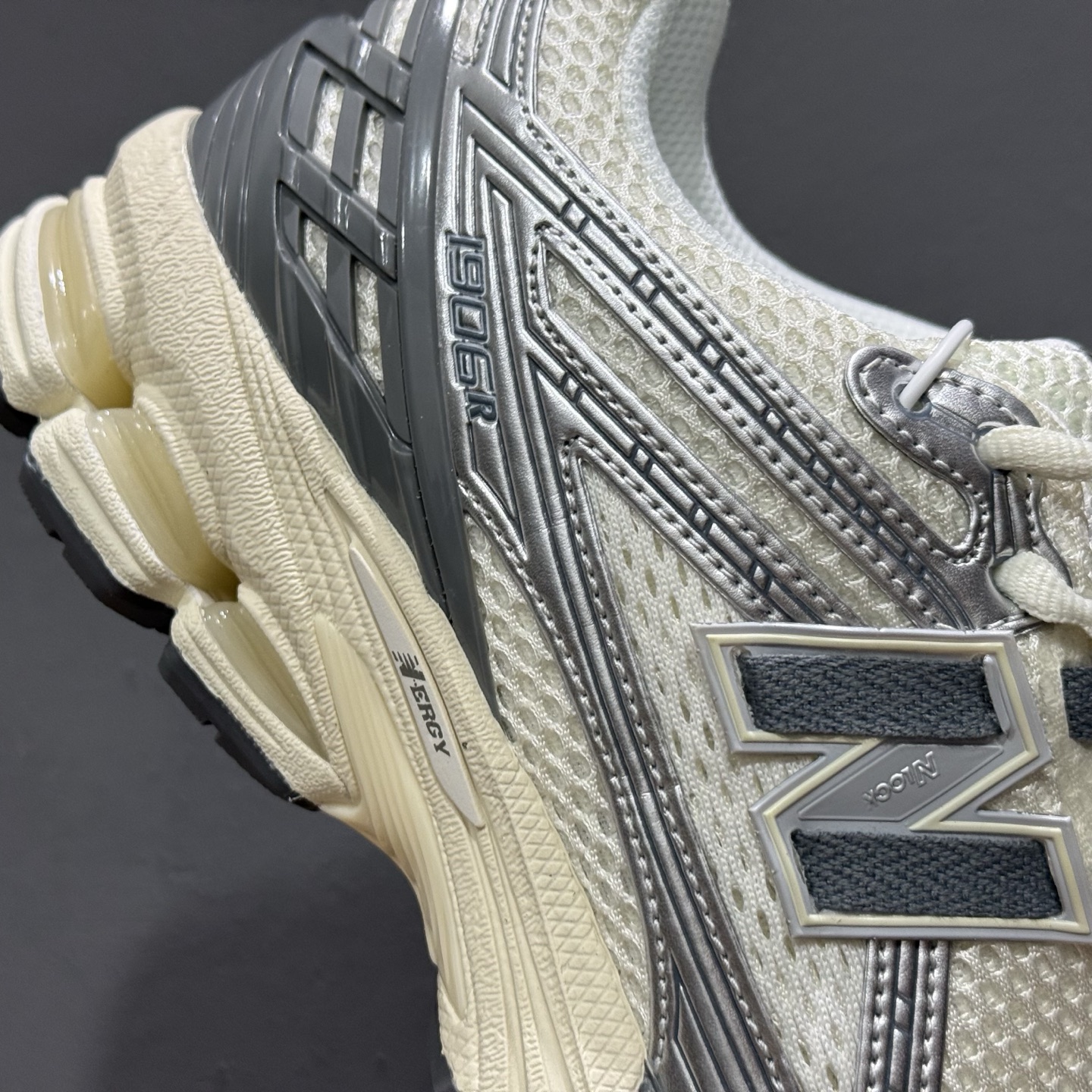 New Balance M1906系列复古单品宝藏老爹鞋款 M1906RFS