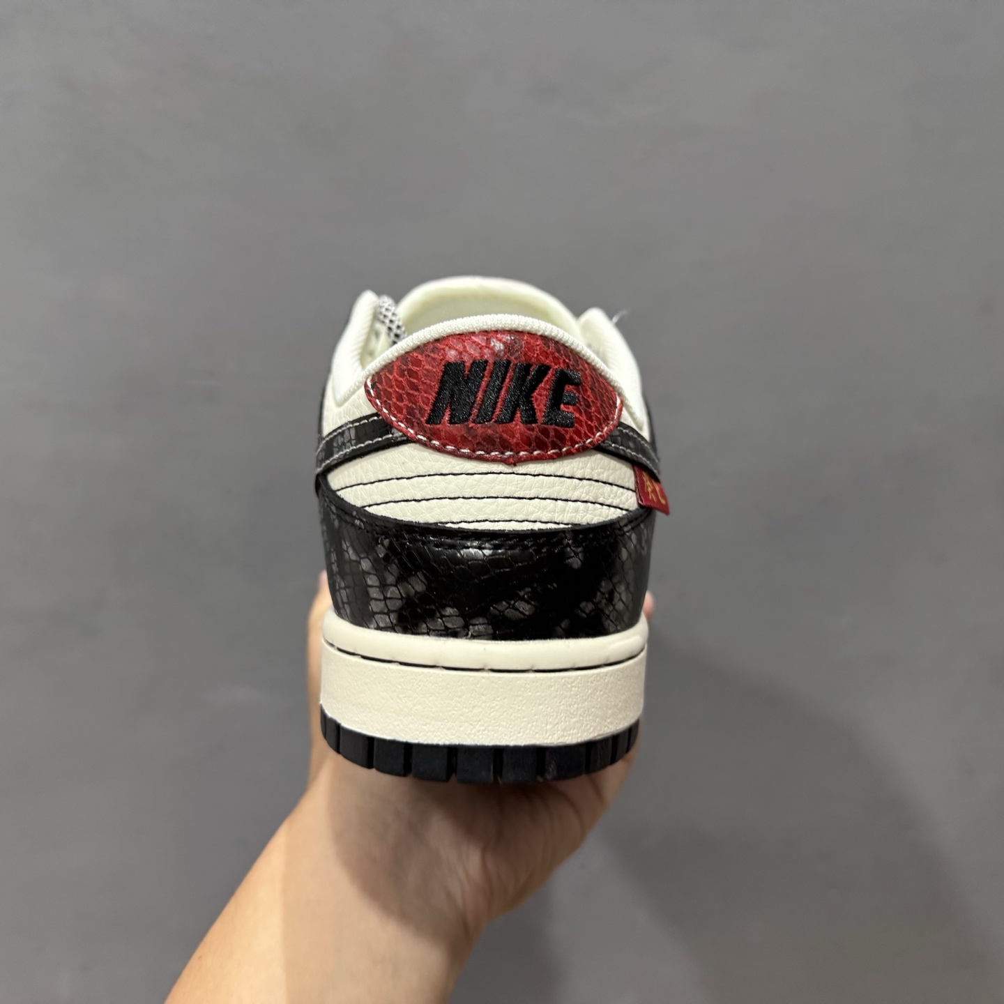 280 Nike Air Force 1'07 Low 蛇年系列 银鳞银勾 周年高端定制 低帮休闲板鞋 YX5066-293