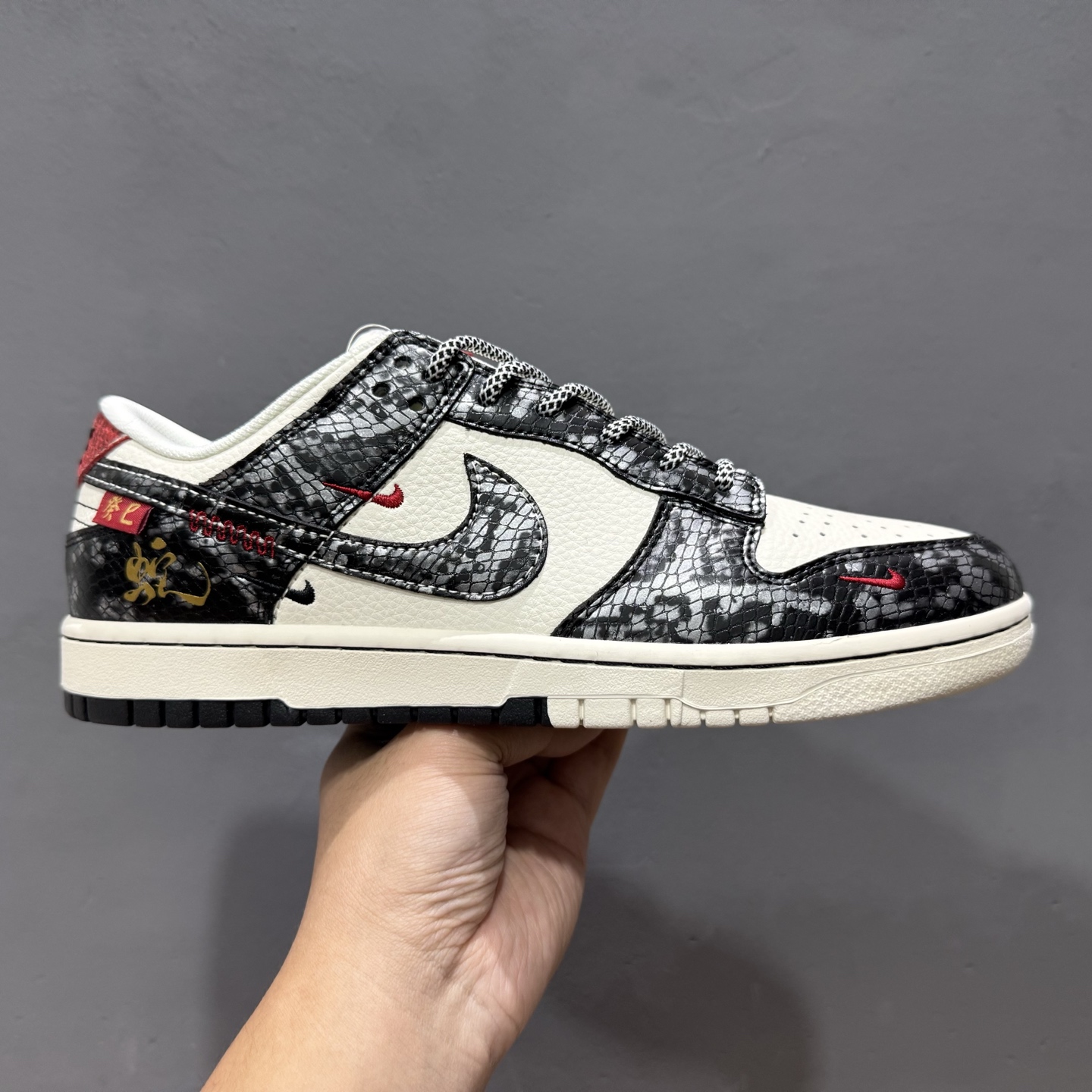 280 Nike Air Force 1'07 Low 蛇年系列 银鳞银勾 周年高端定制 低帮休闲板鞋 YX5066-293