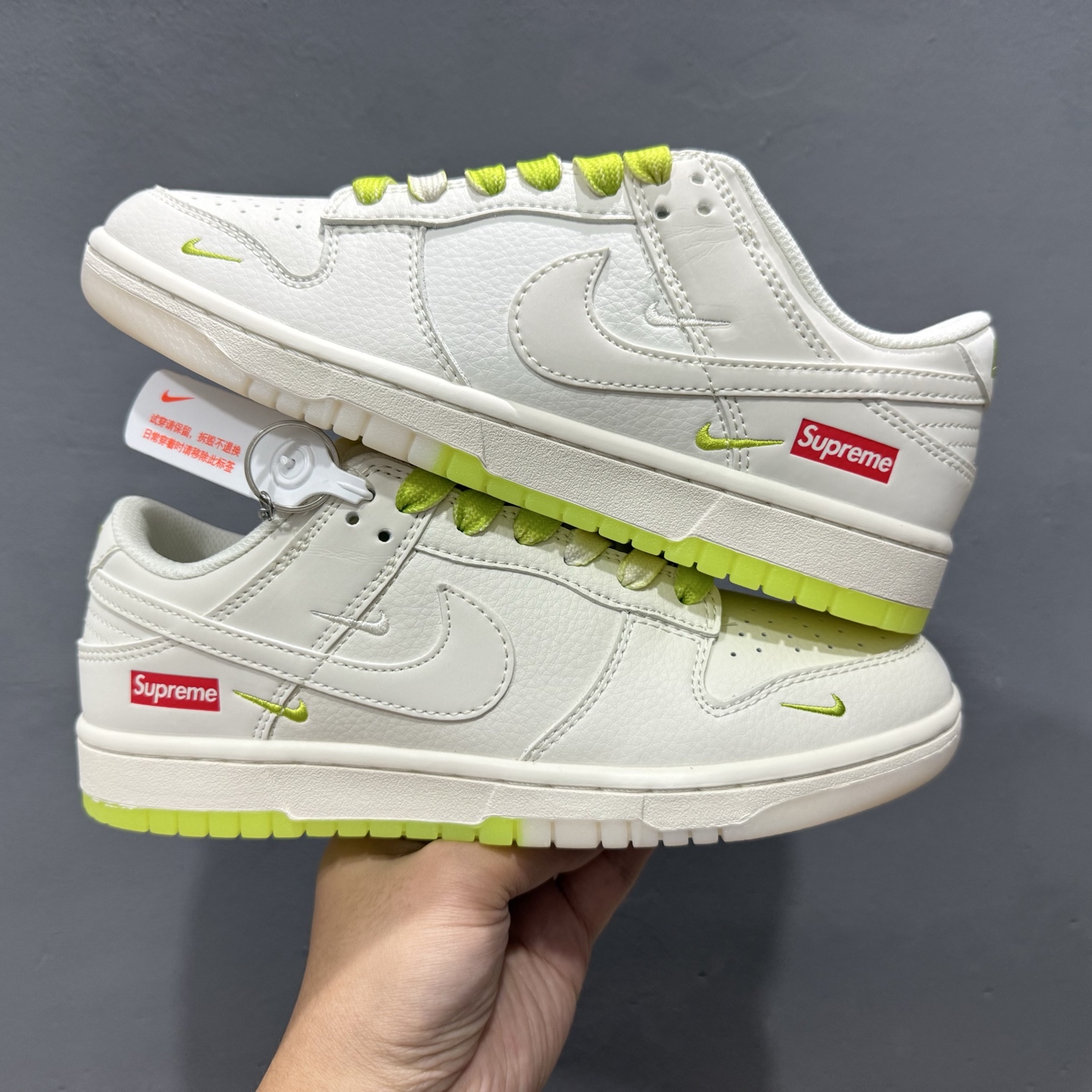 220 Nike SB Dunk Low“ Supreme联名——白棕双拼小勾” 周年高端定制 低帮休闲板鞋 BB8675-113