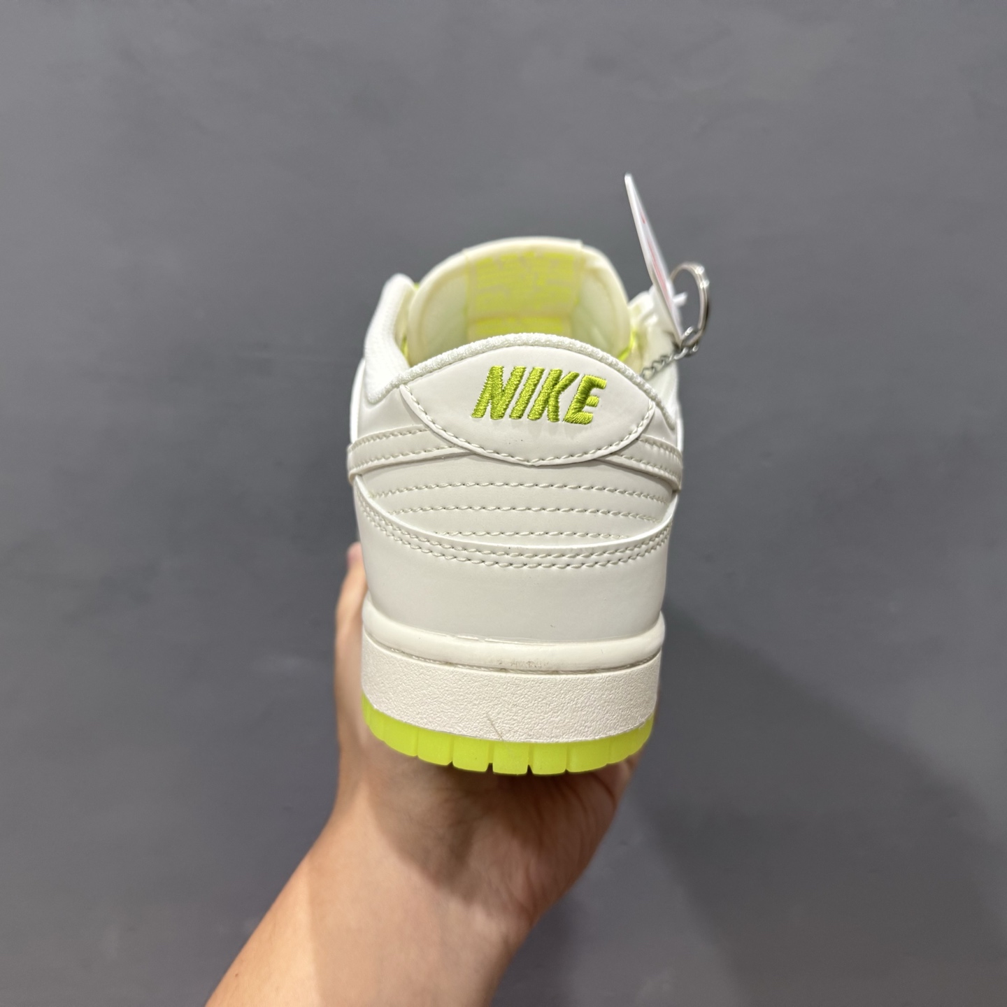 220 Nike SB Dunk Low“ Supreme联名——白棕双拼小勾” 周年高端定制 低帮休闲板鞋 BB8675-113