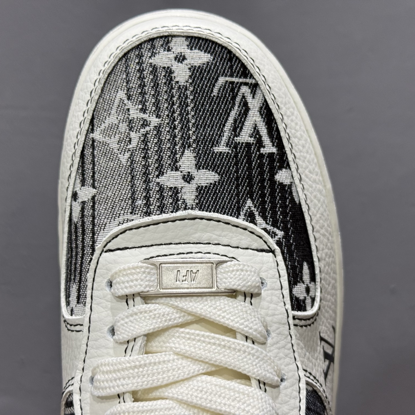 260 SC版 Nike Air Force 1 Low 07 x Louis Vuitton 白黑 BZ6808-103