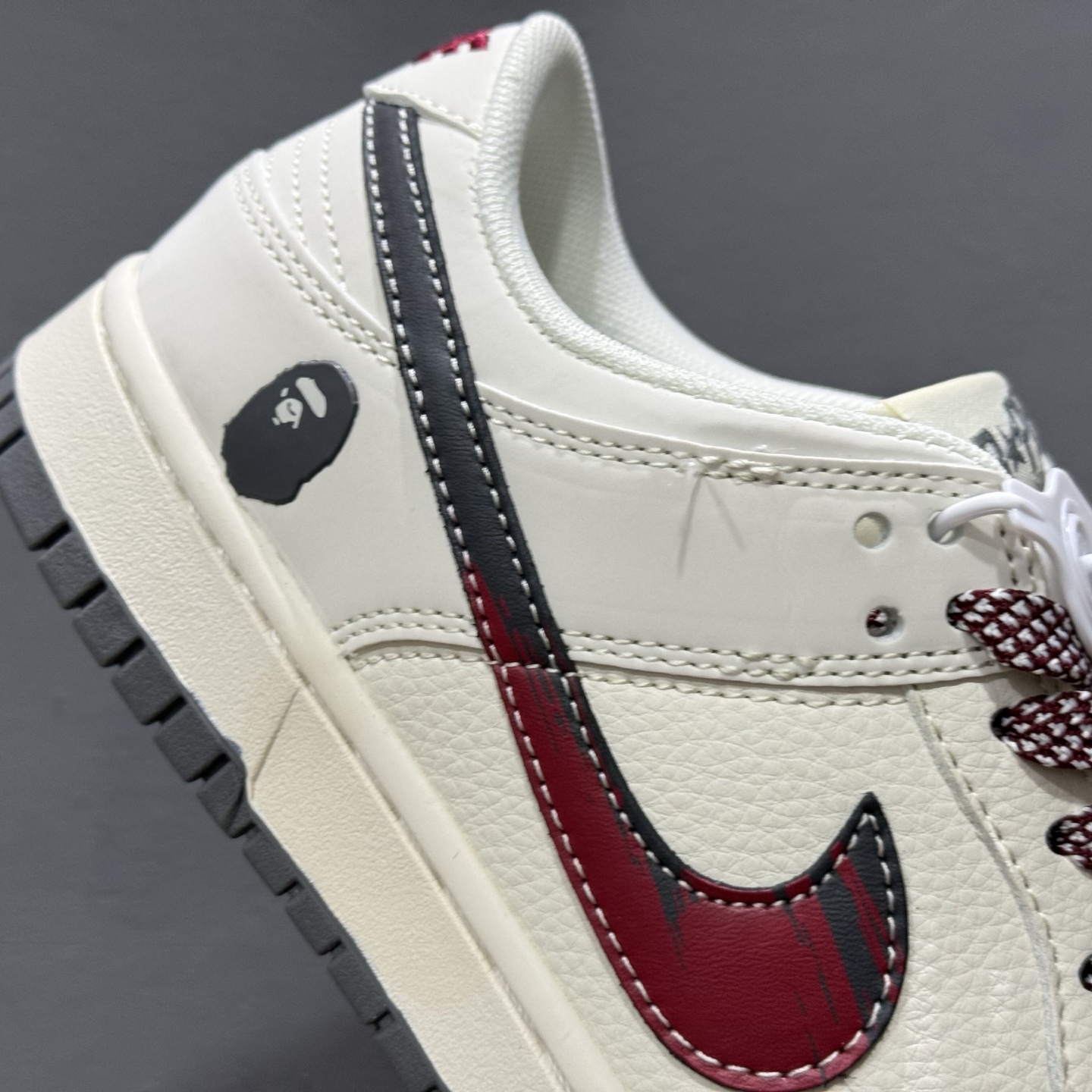 280 Nike SB Dunk Low Bape联名 涂鸦红勾 周年高端定制 低帮休闲板鞋 JJ2508-561