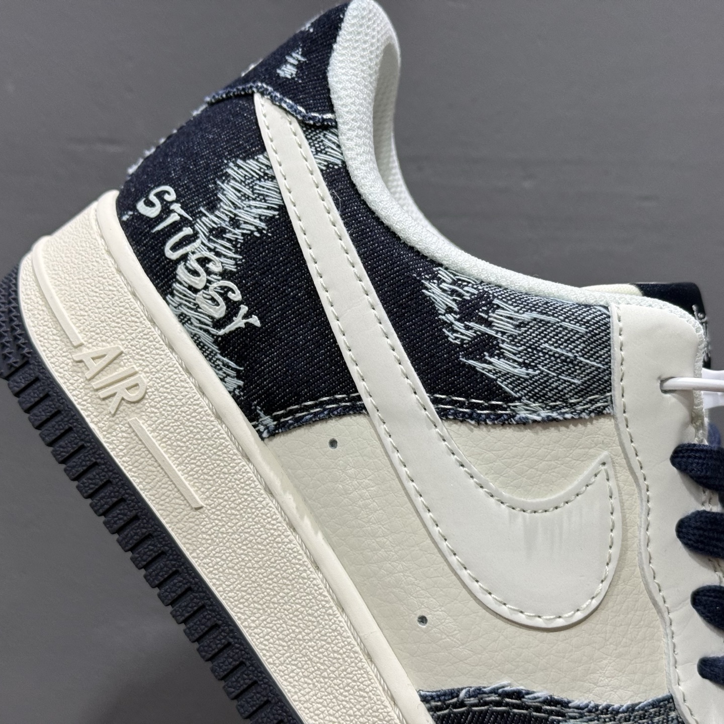 260 独家实拍Nike Air Force 1‘07 Low 斯图西联名 复古牛仔 空军一号低帮休闲板鞋 XS1958-578