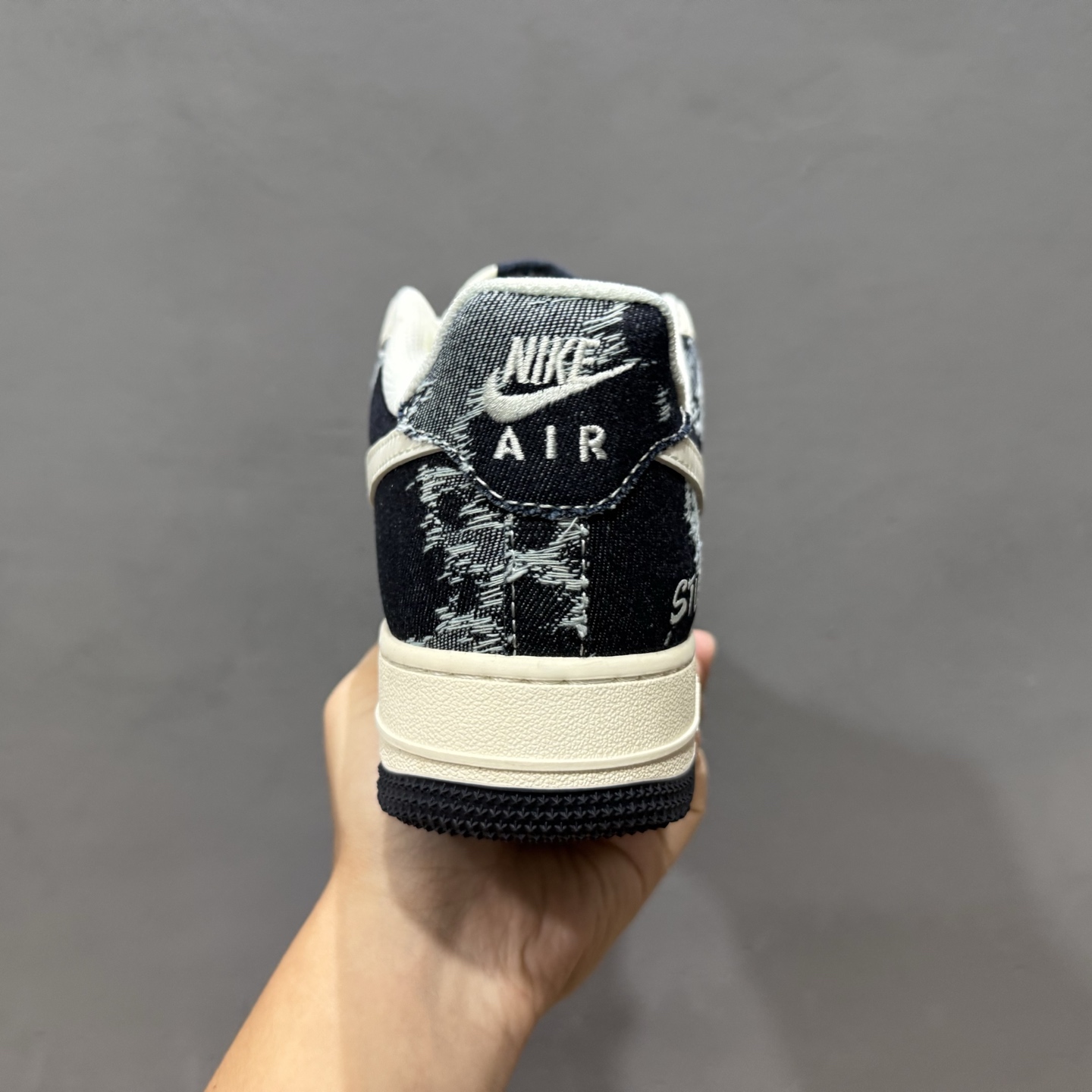260 独家实拍Nike Air Force 1‘07 Low 斯图西联名 复古牛仔 空军一号低帮休闲板鞋 XS1958-578