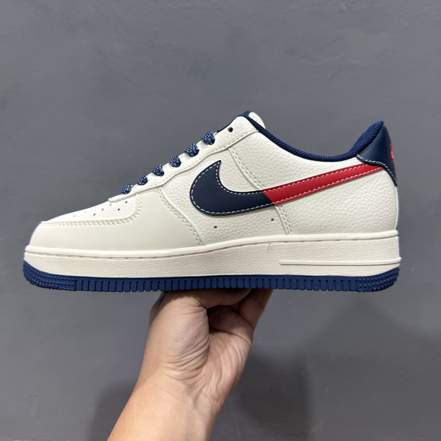 独家实拍Nike Air Force 1‘07 Low 古驰联名 蓝红双色勾 空军一号低帮休闲板鞋 JJ2508-713