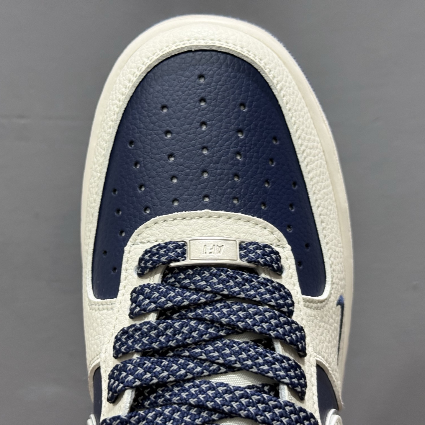 260 独家实拍Nike Air Force 1‘07 Low Supreme联名 米蓝亮边 空军一号低帮休闲板鞋 HH7518-057
