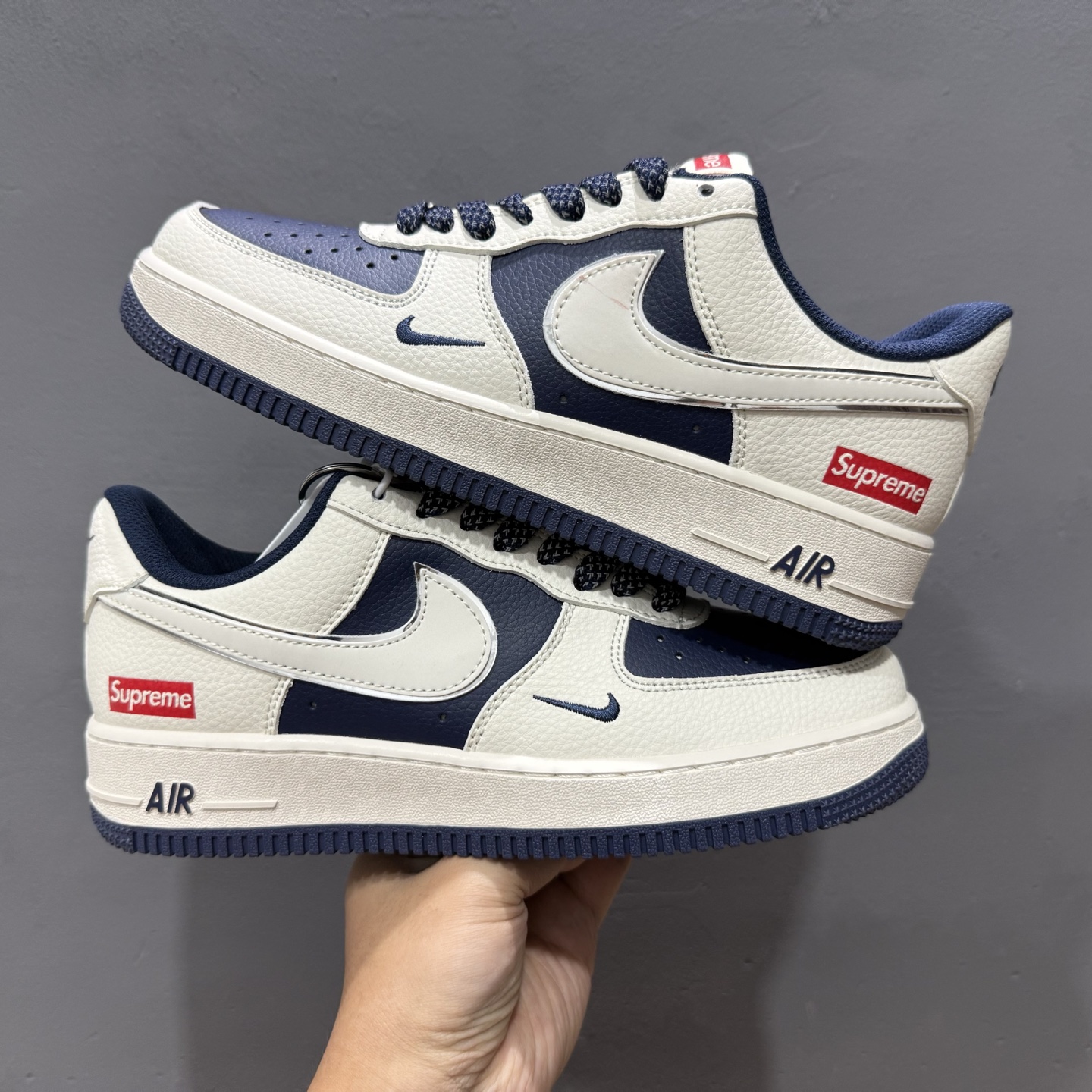 260 独家实拍Nike Air Force 1‘07 Low Supreme联名 米蓝亮边 空军一号低帮休闲板鞋 HH7518-057