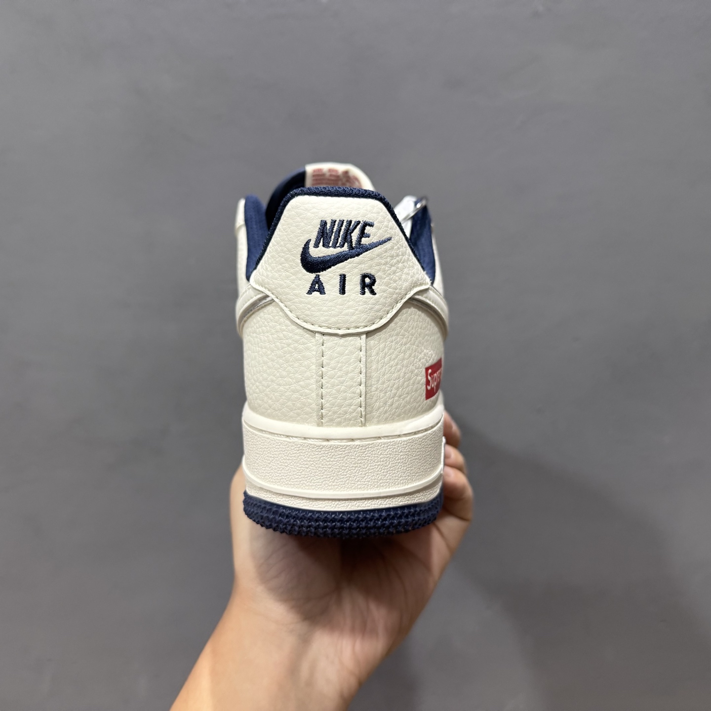 260 独家实拍Nike Air Force 1‘07 Low Supreme联名 米蓝亮边 空军一号低帮休闲板鞋 HH7518-057