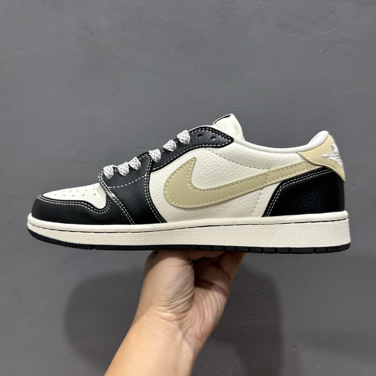 280 独家实拍Travis Scott x Fragment Design x Air Jordan 1 Low OG SP AJ1 Bape联名 白黑脚趾 低帮文化休闲板鞋 JJ2508-552