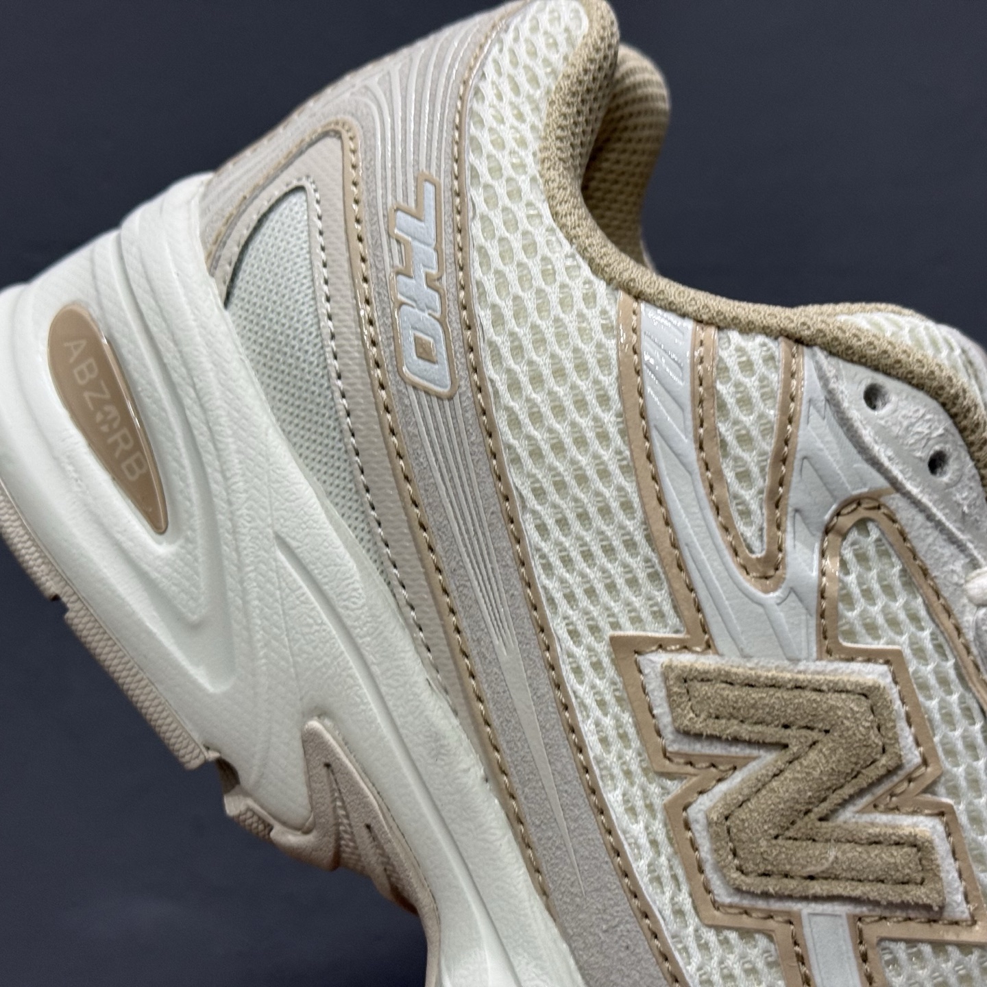 200 K版 New Balance 740 复古跑鞋 U740IN2