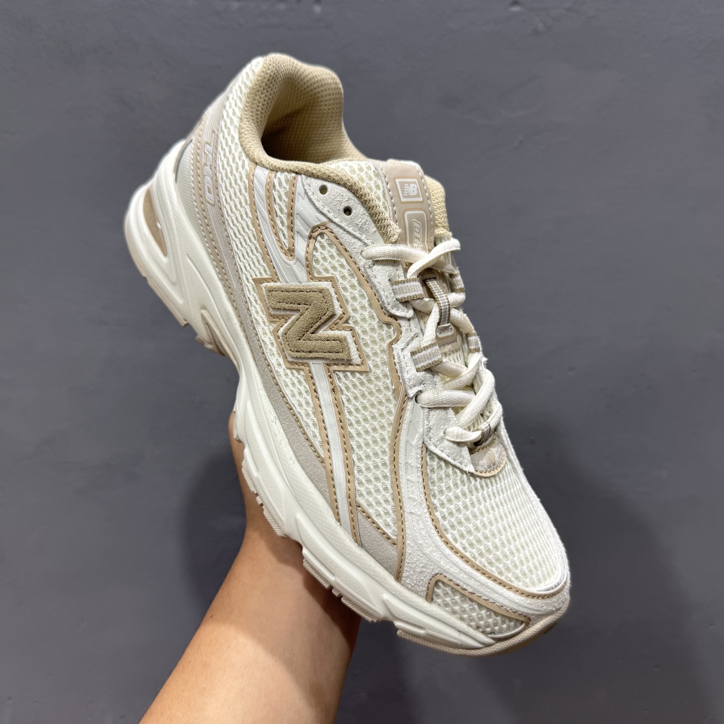 200 K版 New Balance 740 复古跑鞋 U740IN2