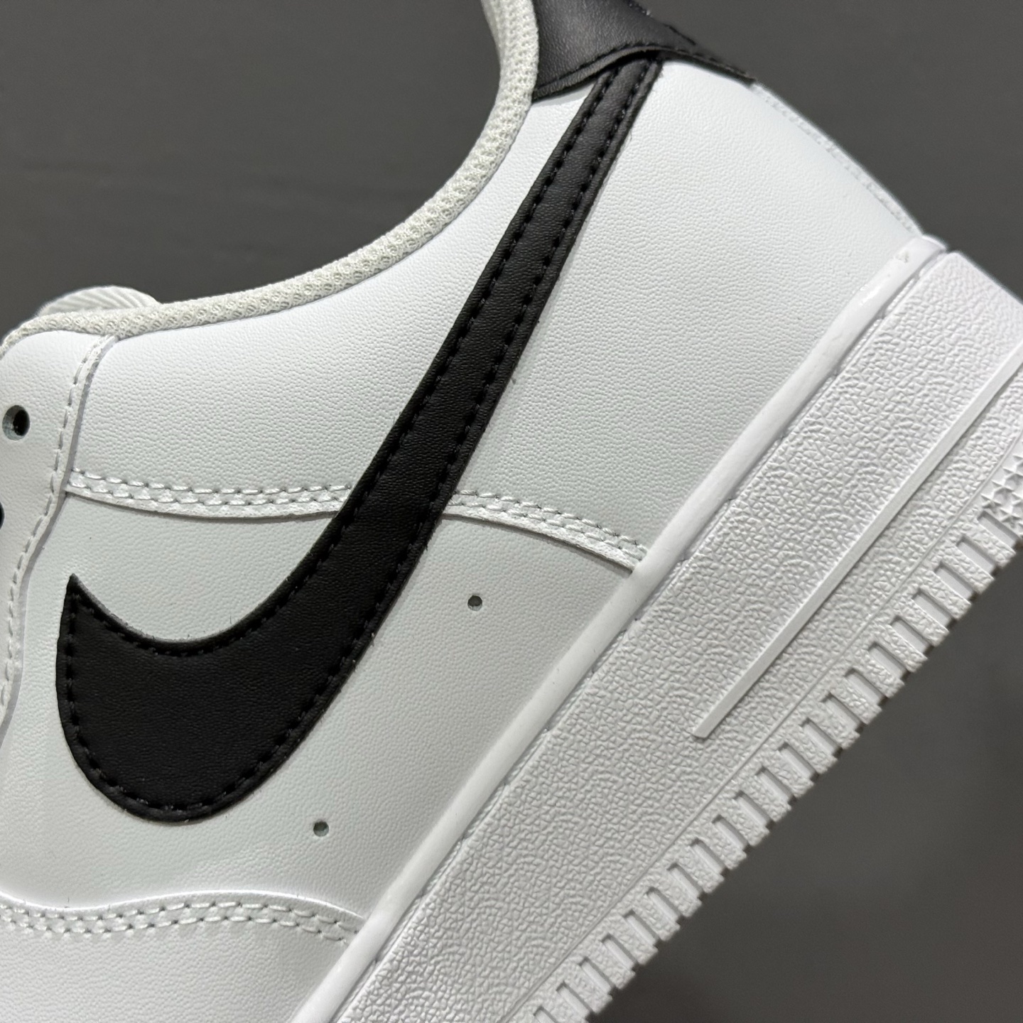 ￥260 Nike Air Force 1'07 Low 小勾波点 空军一号低帮休闲板鞋 ZH0316-074