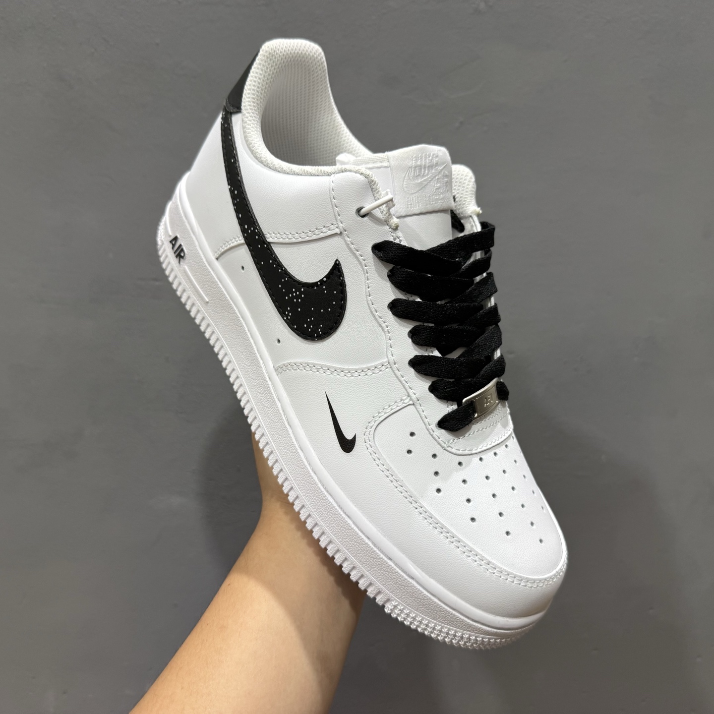 ￥260 Nike Air Force 1'07 Low 小勾波点 空军一号低帮休闲板鞋 ZH0316-074
