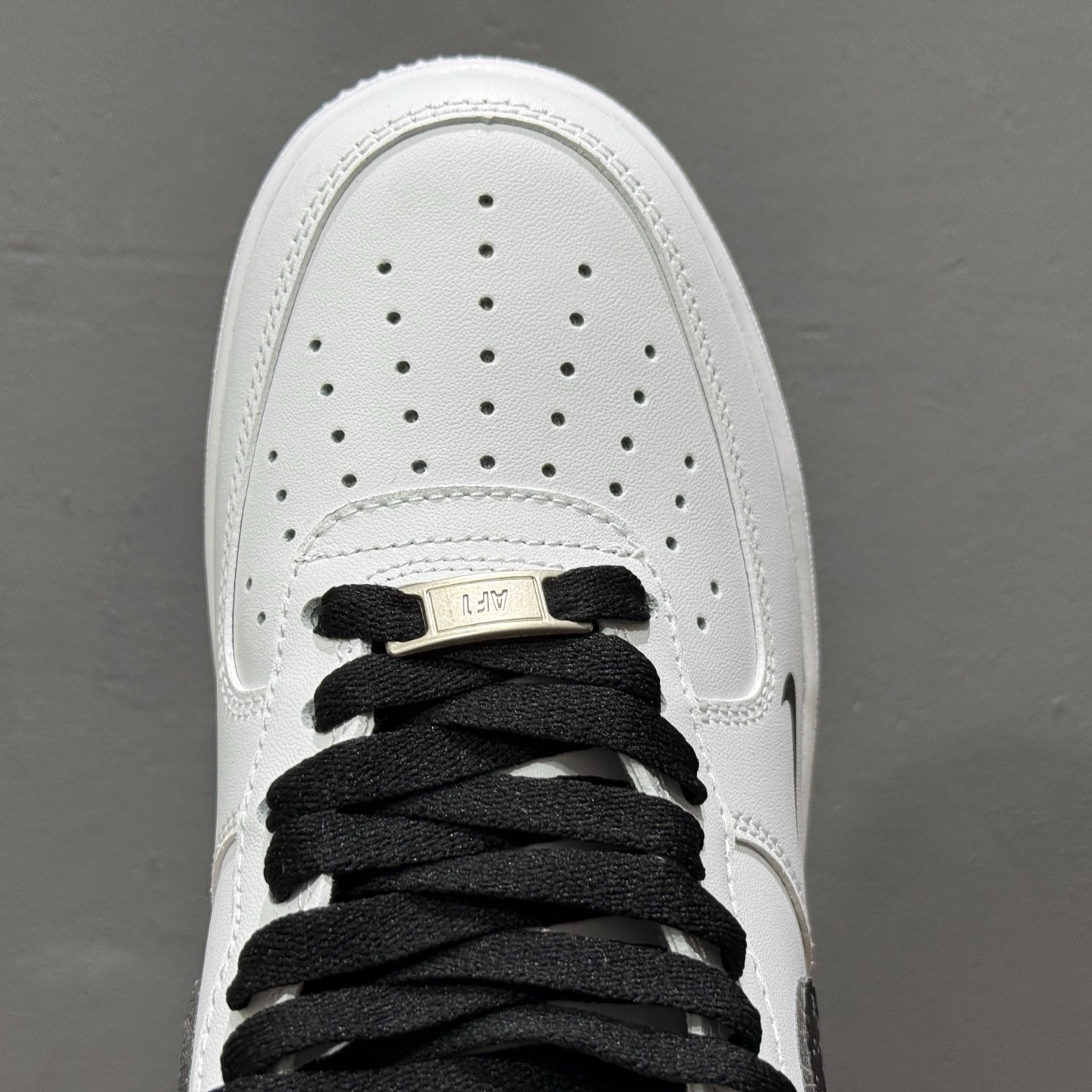 ￥260 Nike Air Force 1'07 Low 小勾波点 空军一号低帮休闲板鞋 ZH0316-074