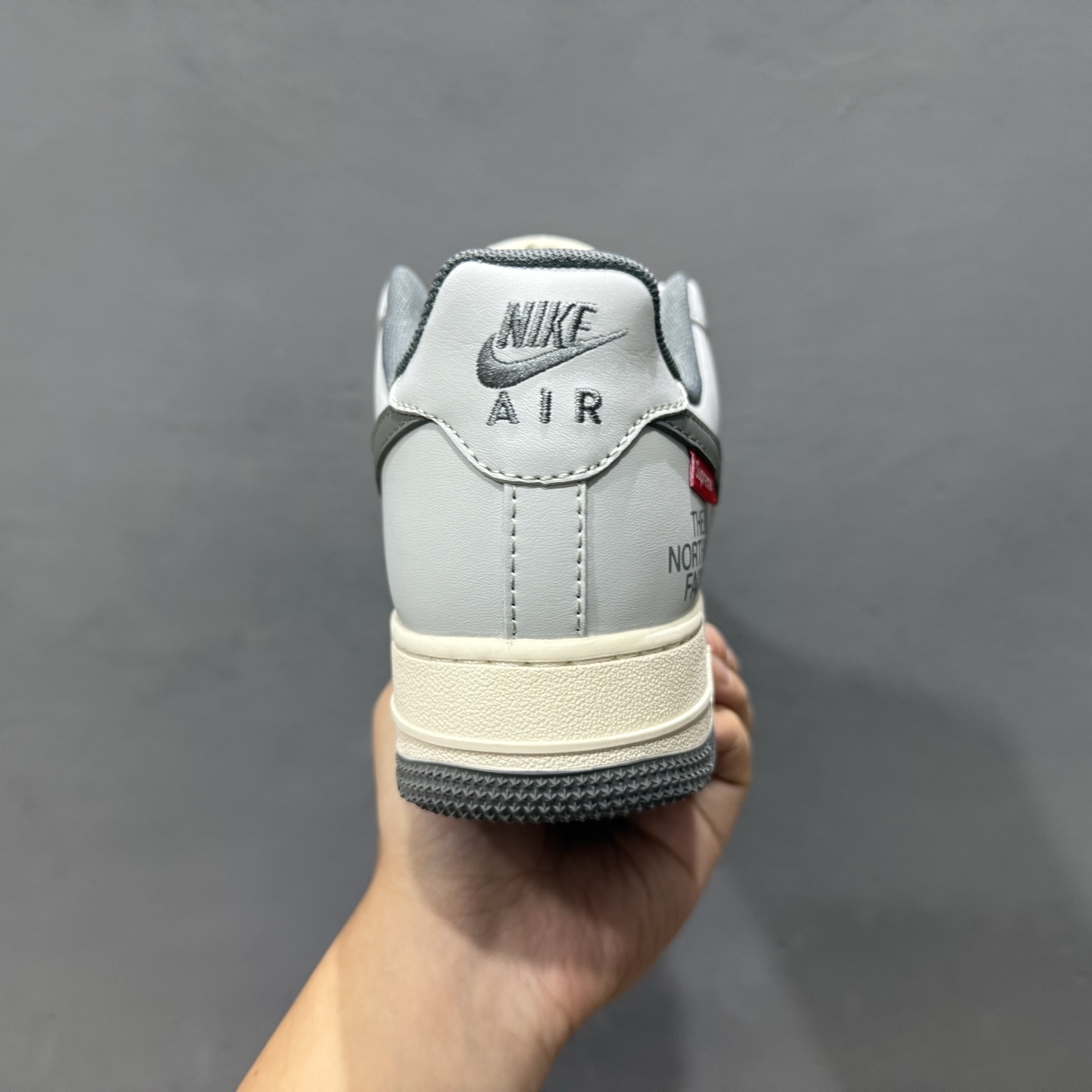 260 Nike Air Force 1'07 北面 联名 灰白 JJ2508-715