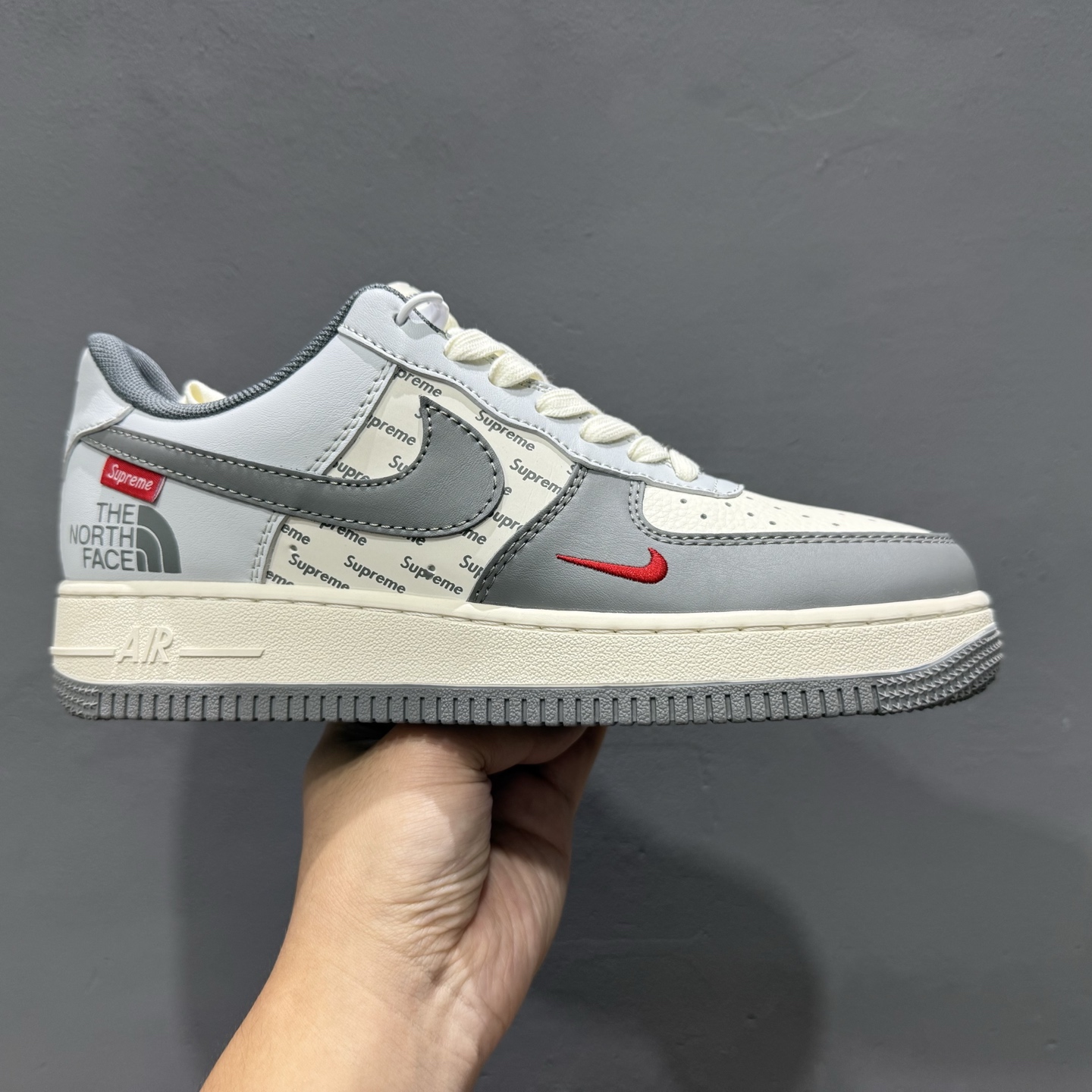 260 Nike Air Force 1'07 北面 联名 灰白 JJ2508-715