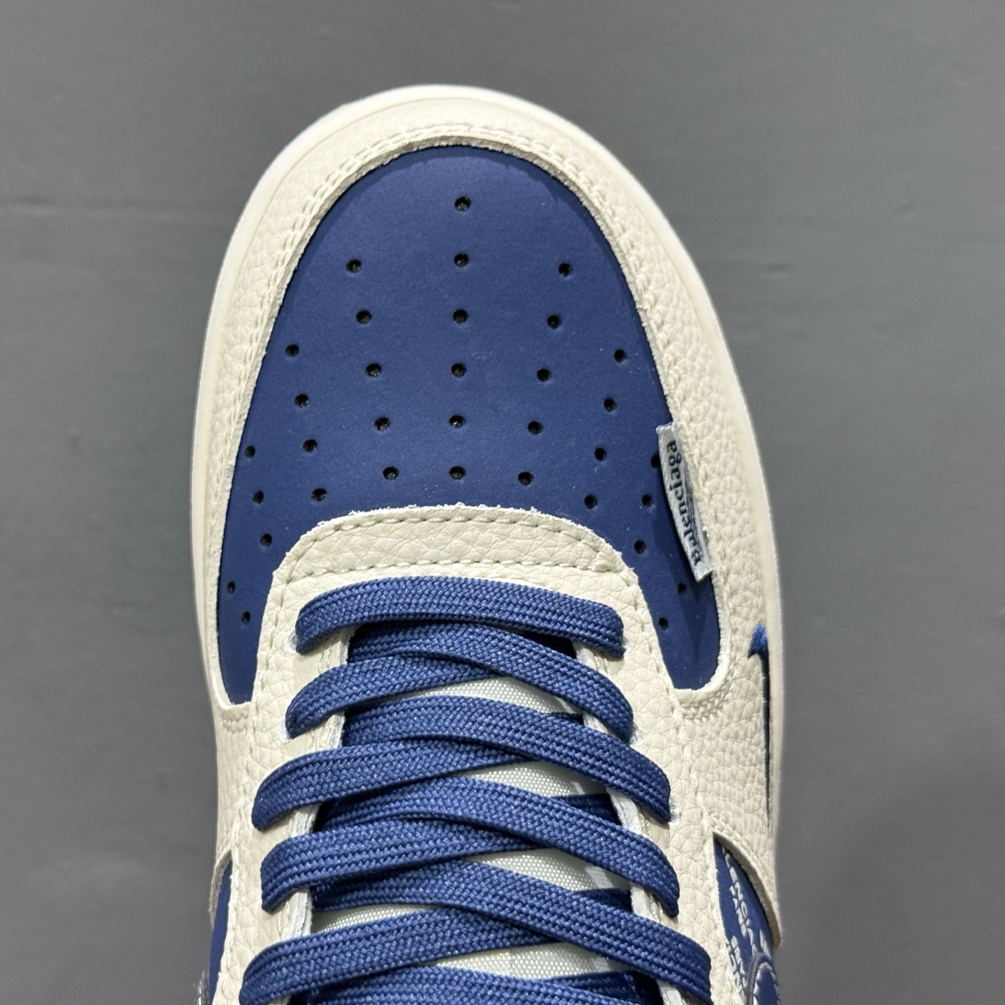 260 Nike Air Force 1'07 巴黎世家 联名 白蓝 DF0188-062
