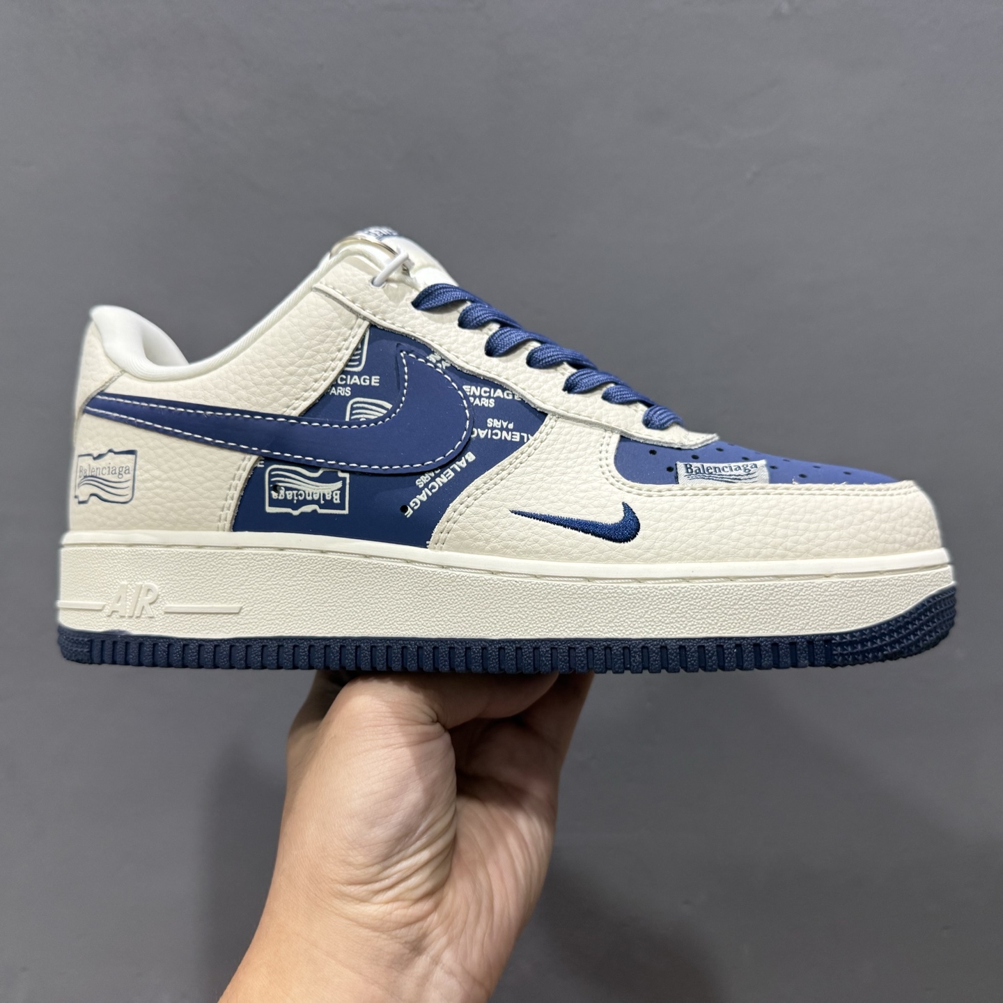 260 Nike Air Force 1'07 巴黎世家 联名 白蓝 DF0188-062