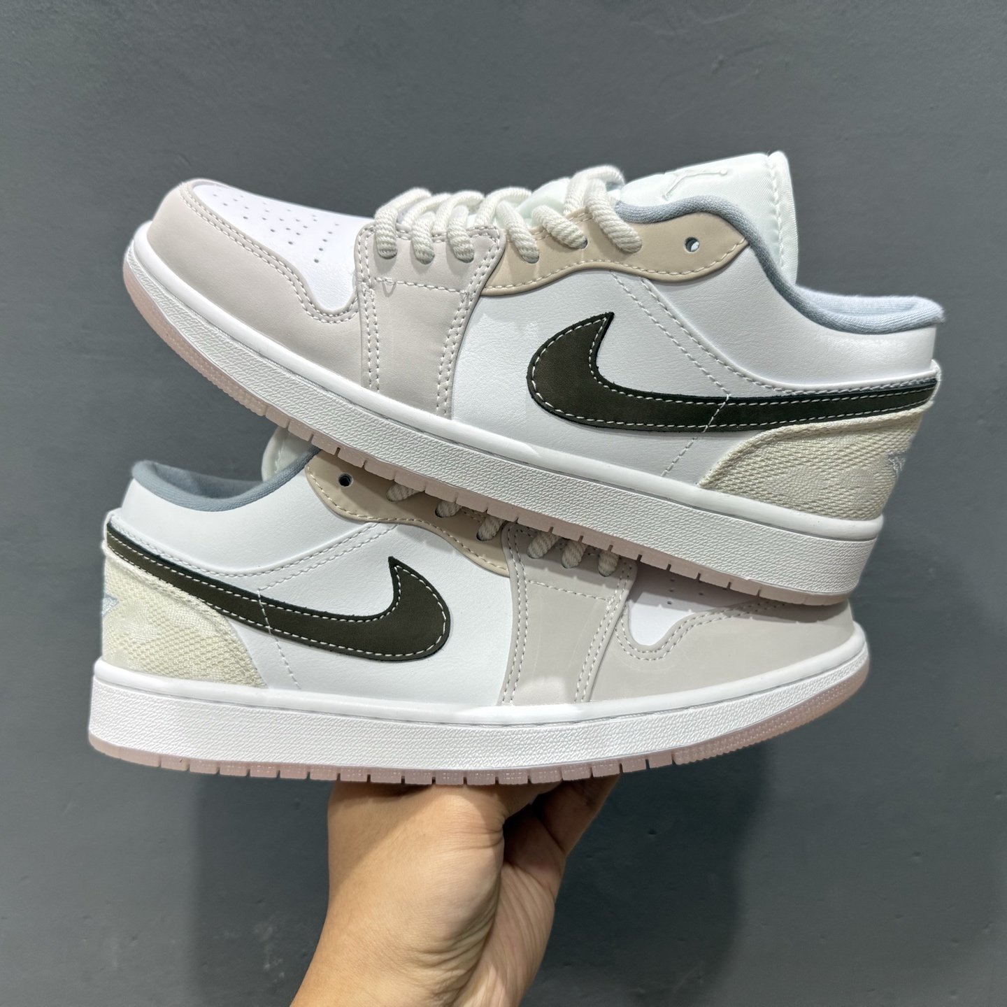 200 Jordan Air Jordan 1 时尚舒适 防滑耐磨 低帮 复古篮球鞋 女款 白粉色 IB8859-101