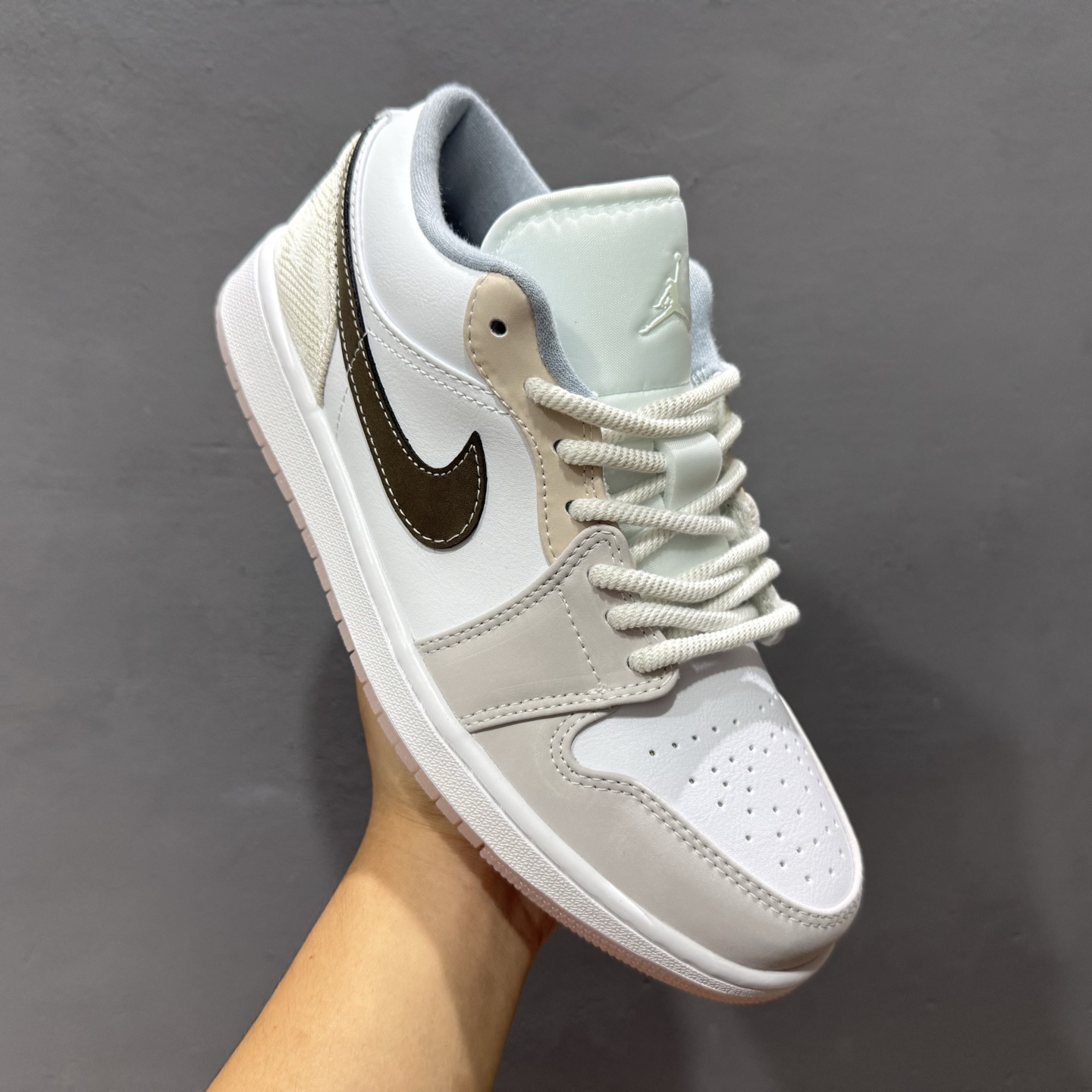 200 Jordan Air Jordan 1 时尚舒适 防滑耐磨 低帮 复古篮球鞋 女款 白粉色 IB8859-101