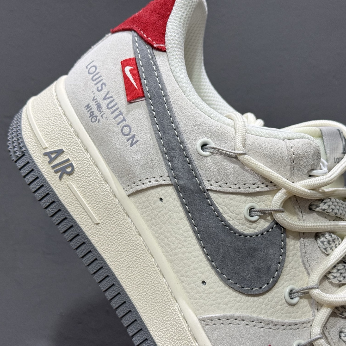 ￥260 Nike Air Force 1'07 Low LV联名 双拼红尾抽绳 空军一号低帮休闲板鞋 DM6868-084