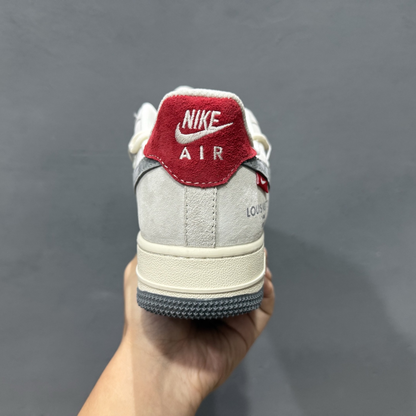 ￥260 Nike Air Force 1'07 Low LV联名 双拼红尾抽绳 空军一号低帮休闲板鞋 DM6868-084