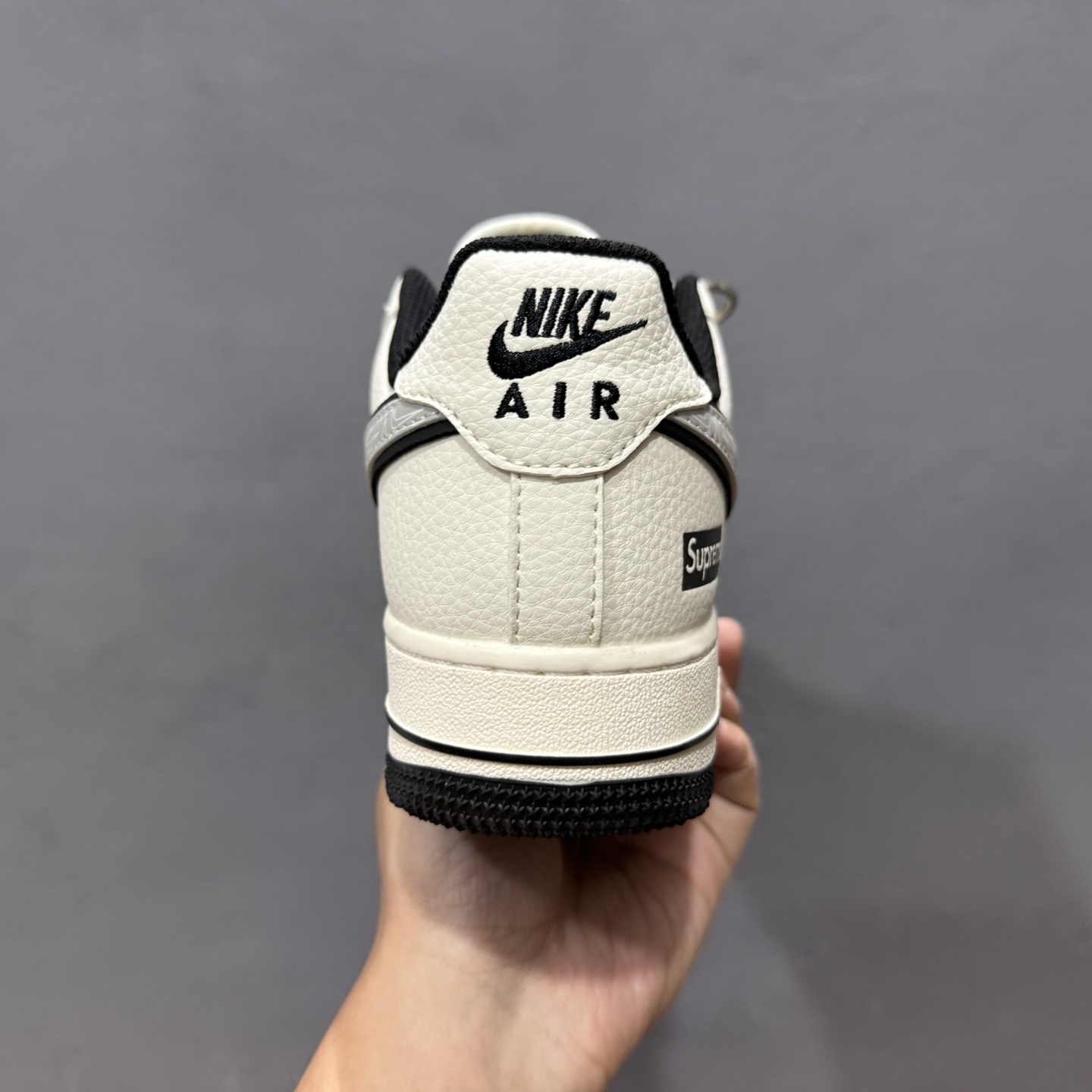 ￥260 Nike Air Force 1'07 Low Supreme联名 重影黑勾 空军一号低帮休闲板鞋 XX3168-149