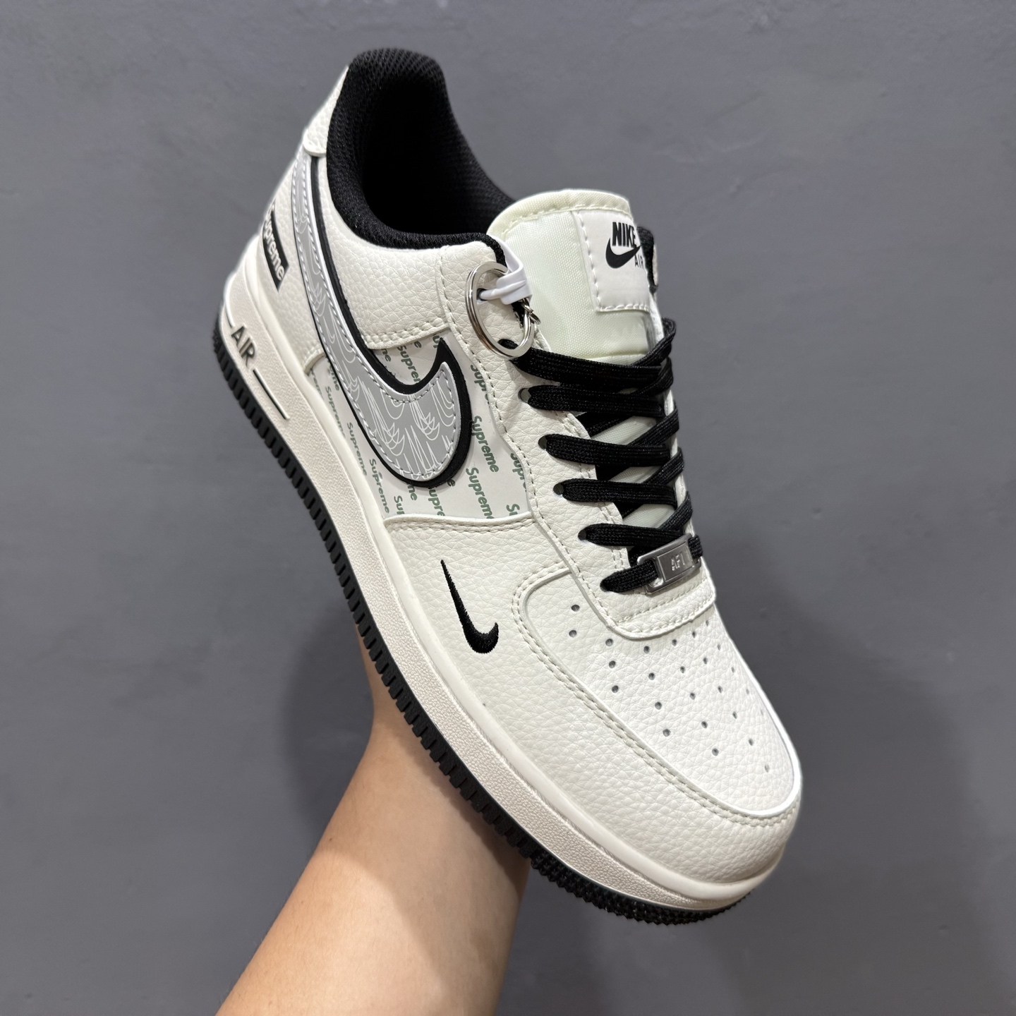 ￥260 Nike Air Force 1'07 Low Supreme联名 重影黑勾 空军一号低帮休闲板鞋 XX3168-149