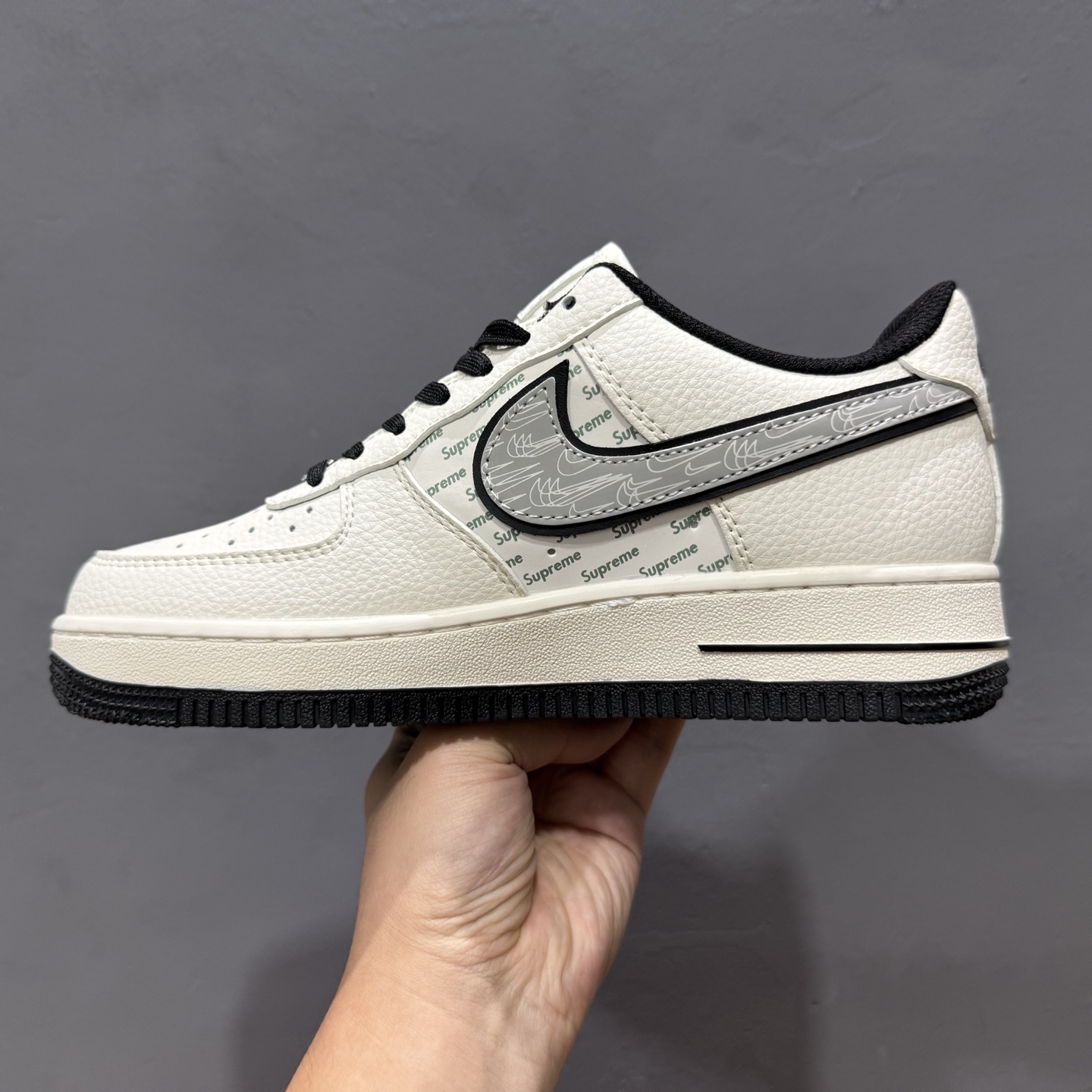 ￥260 Nike Air Force 1'07 Low Supreme联名 重影黑勾 空军一号低帮休闲板鞋 XX3168-149