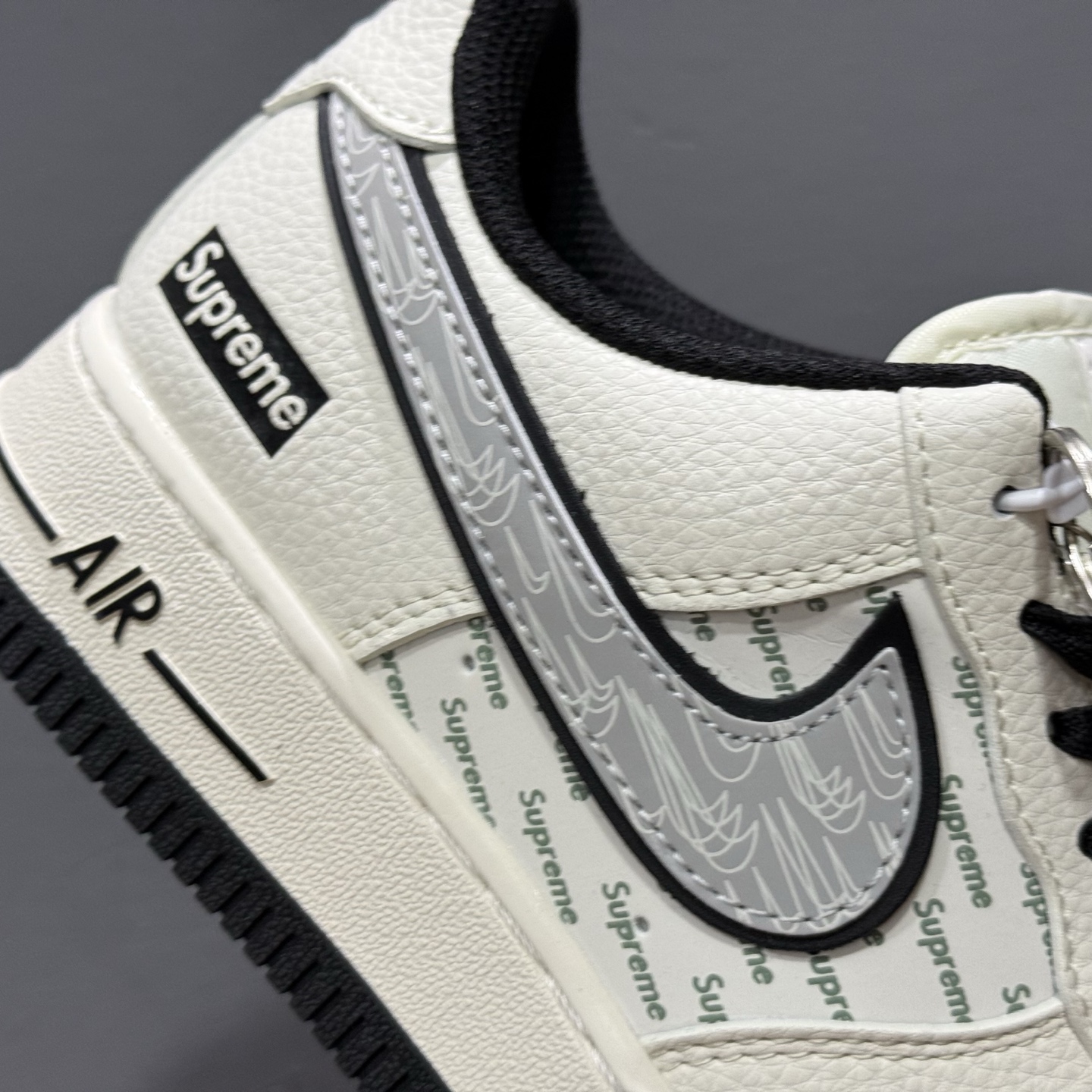 ￥260 Nike Air Force 1'07 Low Supreme联名 重影黑勾 空军一号低帮休闲板鞋 XX3168-149