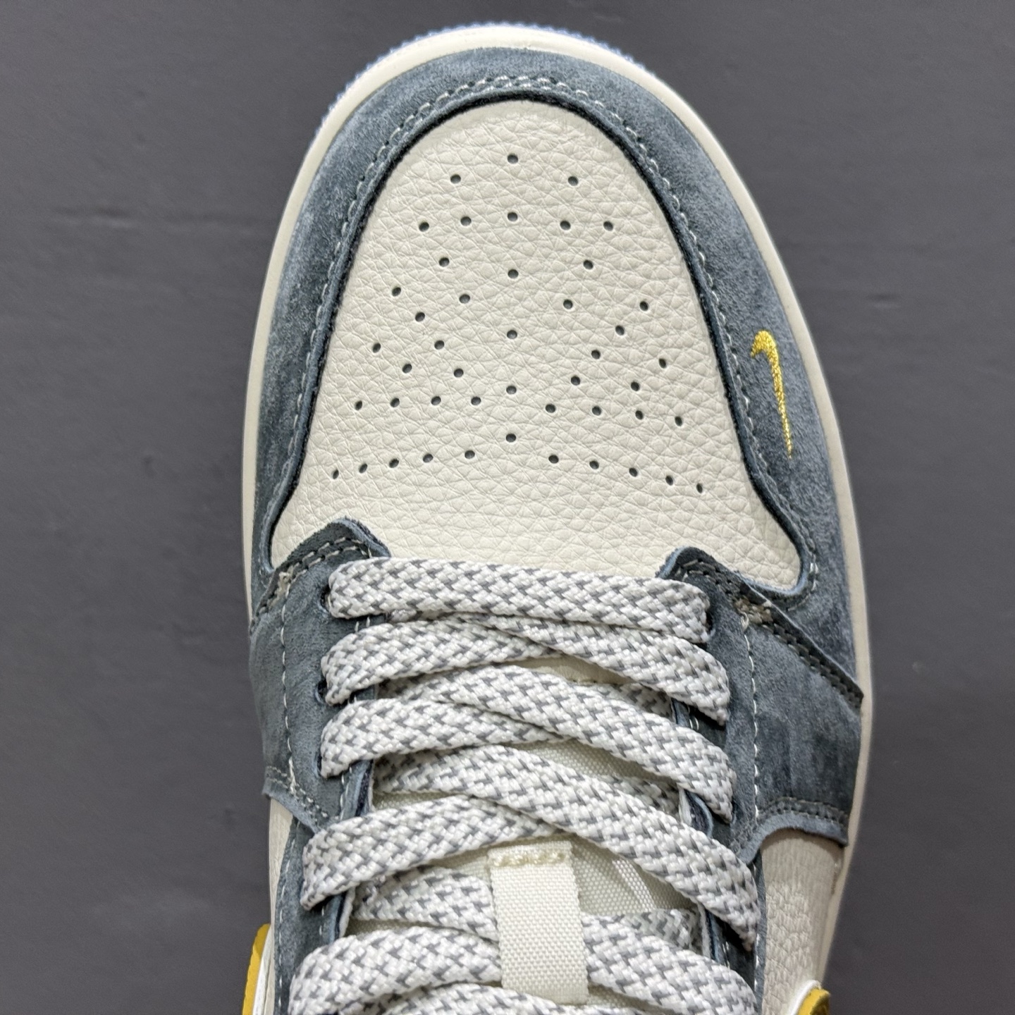 280 Louis Vuitton x Air Jordan 1 金勾蛇鳞 XX3168-167