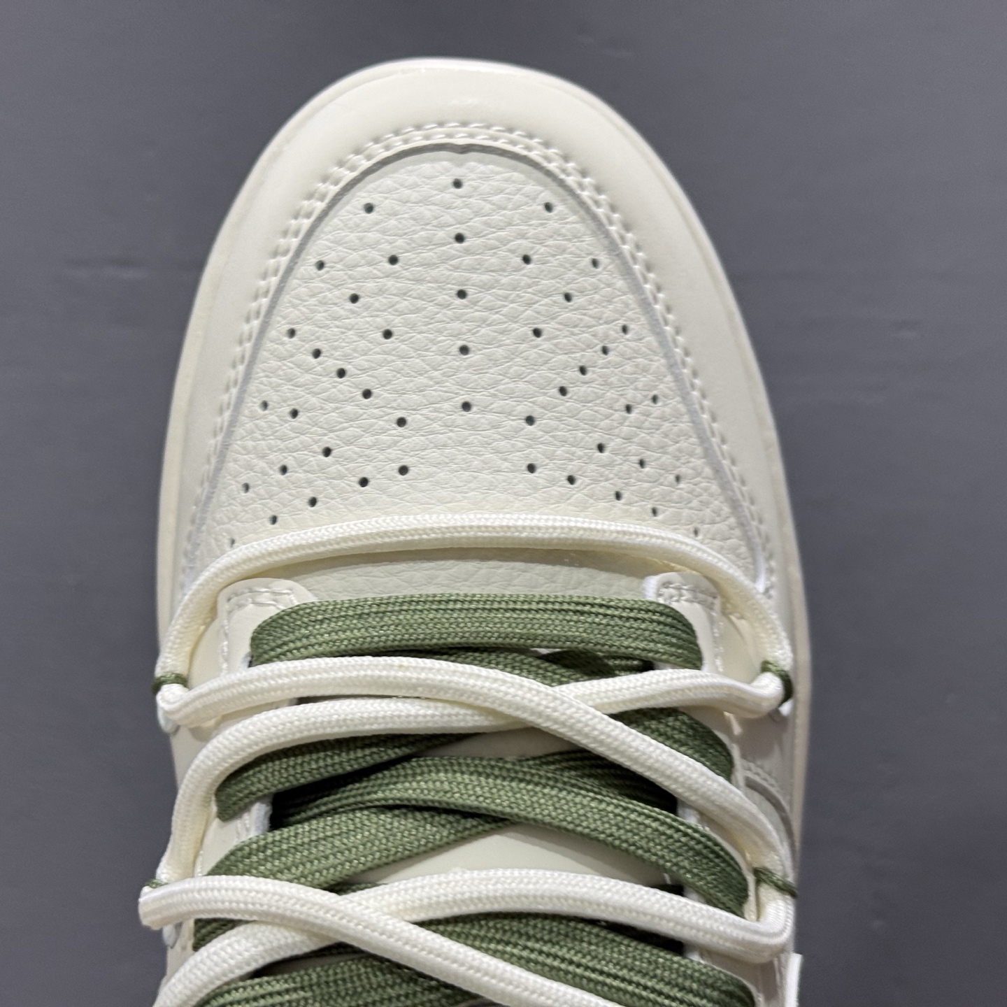 300 Supreme x Nike Dunk Low 绑带米白绿勾 DM6868-090
