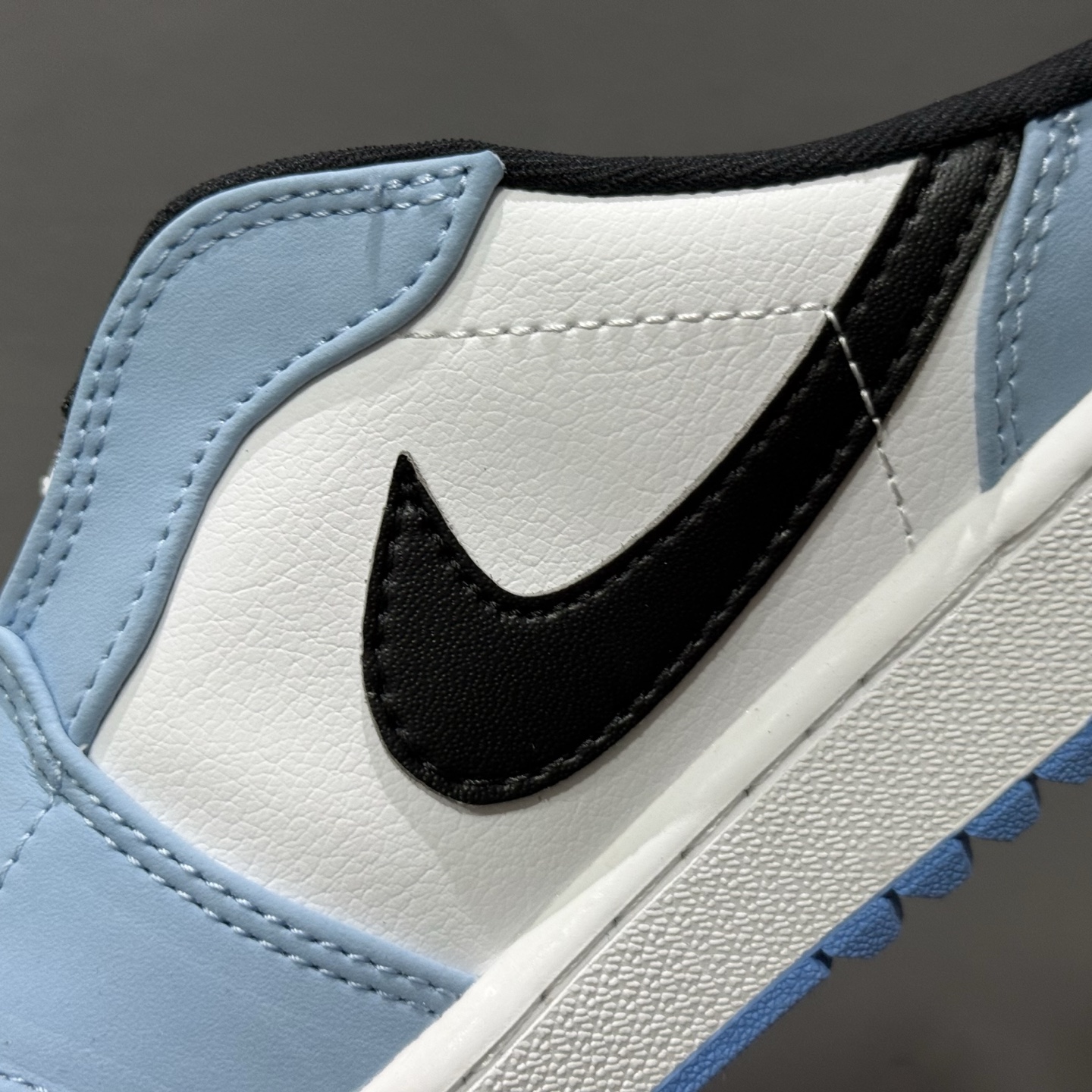 200 Air Jordan 1 Mule 黑红 官方同步 AJ系列穆勒一脚蹬半拖 FJ1214-400