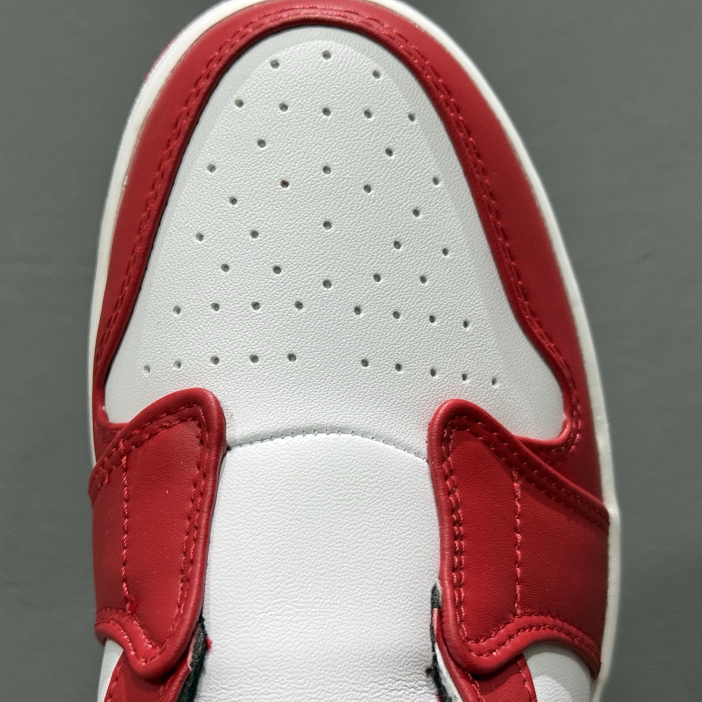 200 Air Jordan 1 Mule 黑红 官方同步 AJ系列穆勒一脚蹬半拖 FJ1214-101