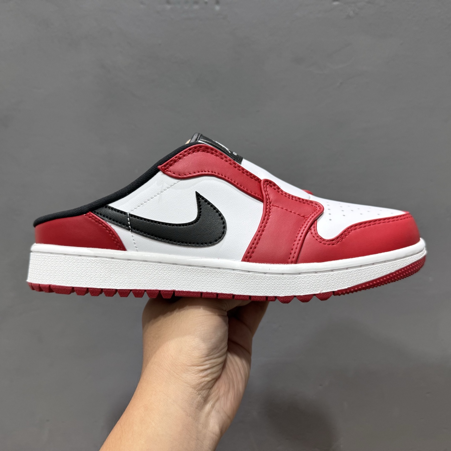 200 Air Jordan 1 Mule 黑红 官方同步 AJ系列穆勒一脚蹬半拖 FJ1214-101