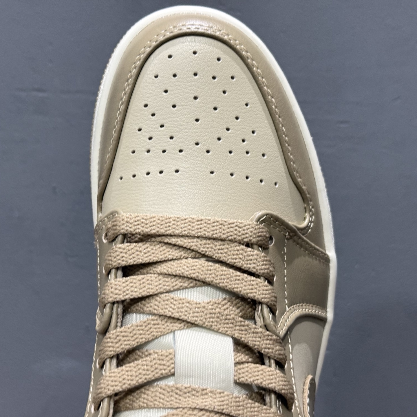 200 主推优势好价 Air Jordan 1 Low AJ1 乔1低帮休闲板鞋 白橄榄绿 DC0774-203