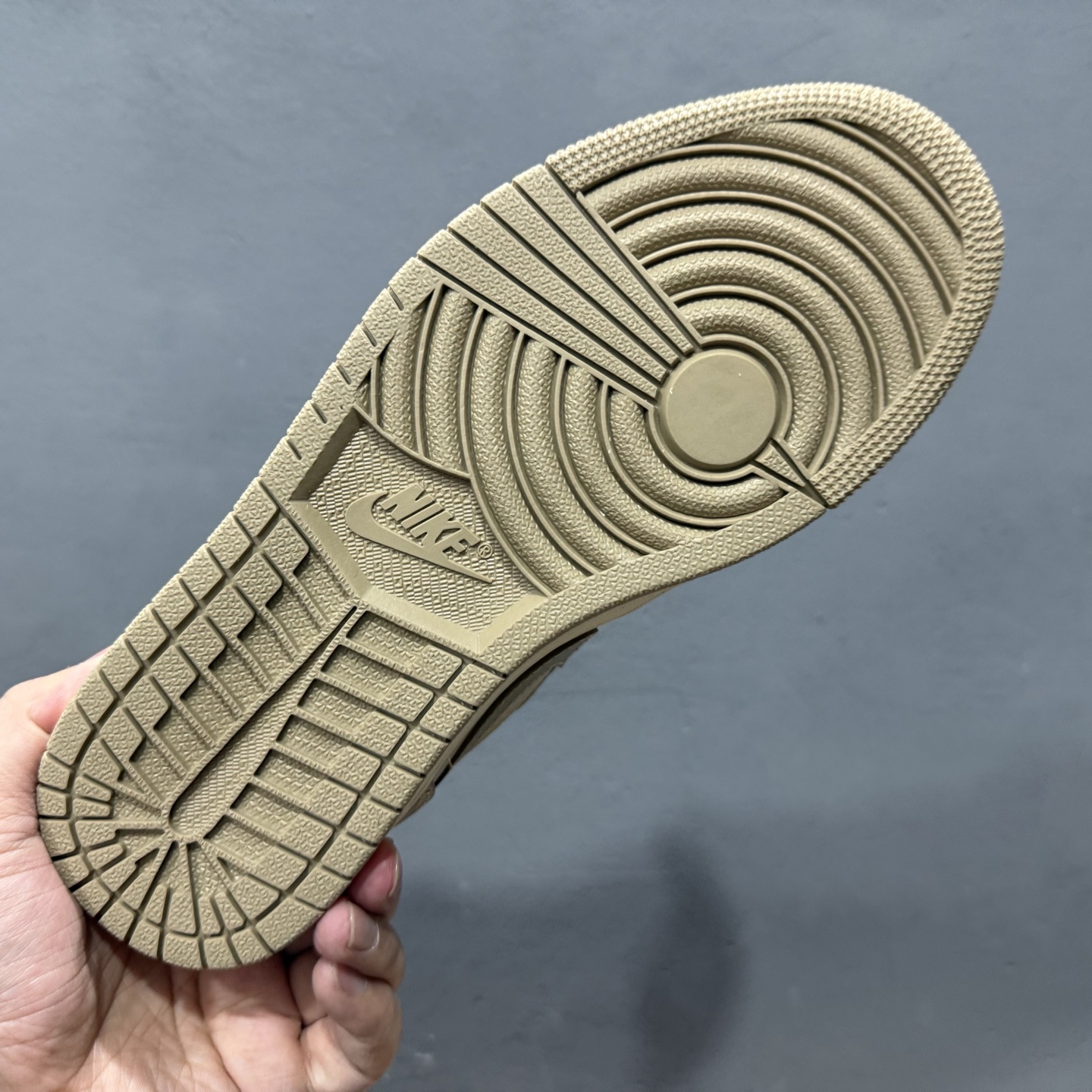 200 主推优势好价 Air Jordan 1 Low AJ1 乔1低帮休闲板鞋 白橄榄绿 DC0774-203