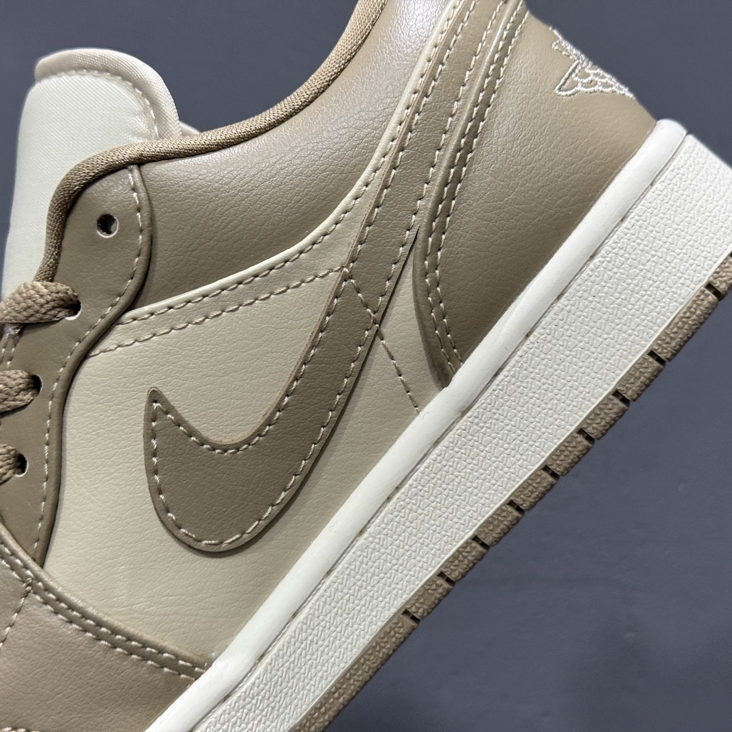 200 主推优势好价 Air Jordan 1 Low AJ1 乔1低帮休闲板鞋 白橄榄绿 DC0774-203