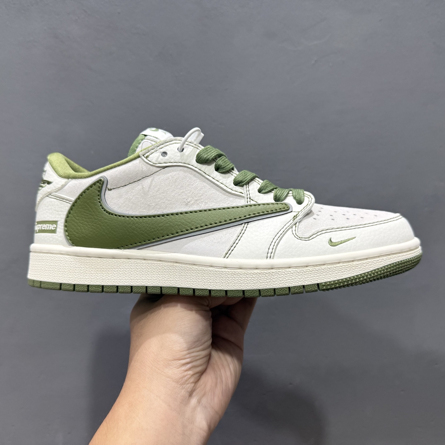 220 Travis Scott x Nike Air Jordan 1 Low x Supreme 米绿 Air Jordan 1 Low 反转米绿小钩倒钩 XZ2268-002