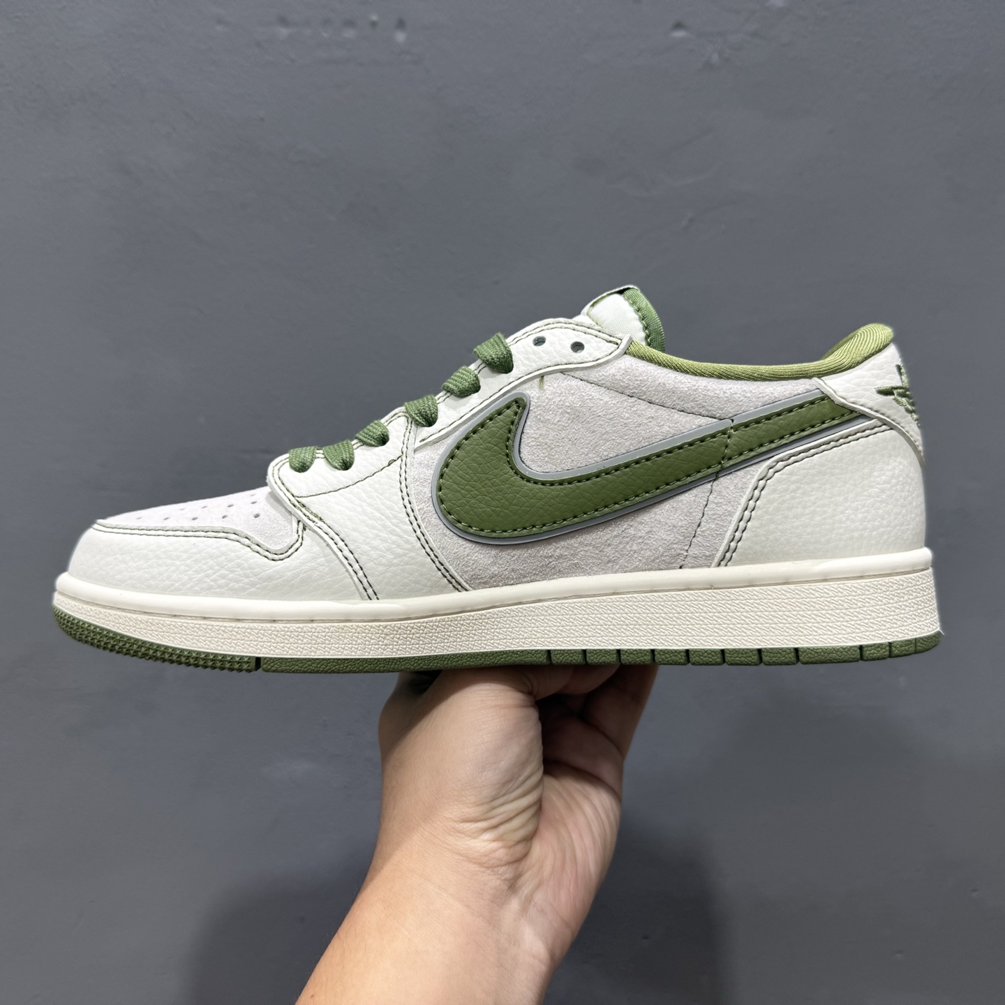 220 Travis Scott x Nike Air Jordan 1 Low x Supreme 米绿 Air Jordan 1 Low 反转米绿小钩倒钩 XZ2268-002