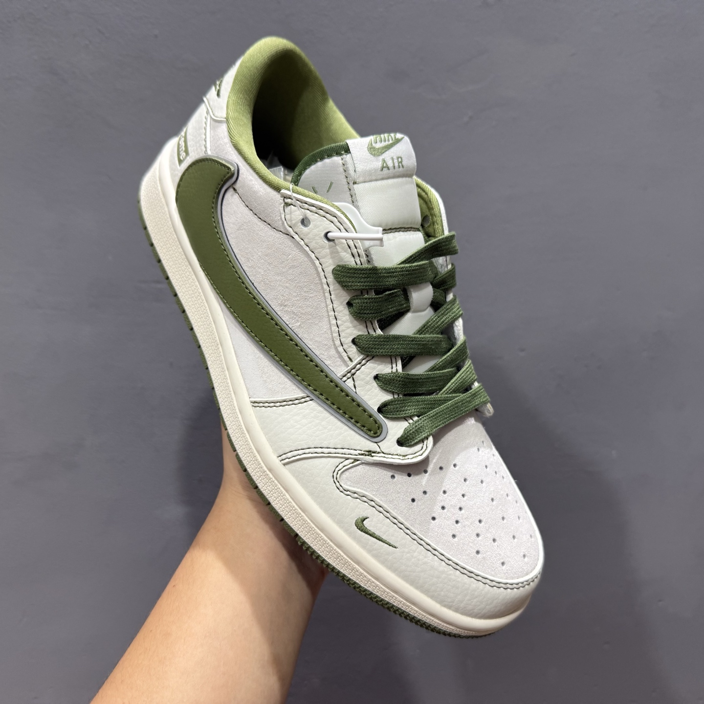 220 Travis Scott x Nike Air Jordan 1 Low x Supreme 米绿 Air Jordan 1 Low 反转米绿小钩倒钩 XZ2268-002