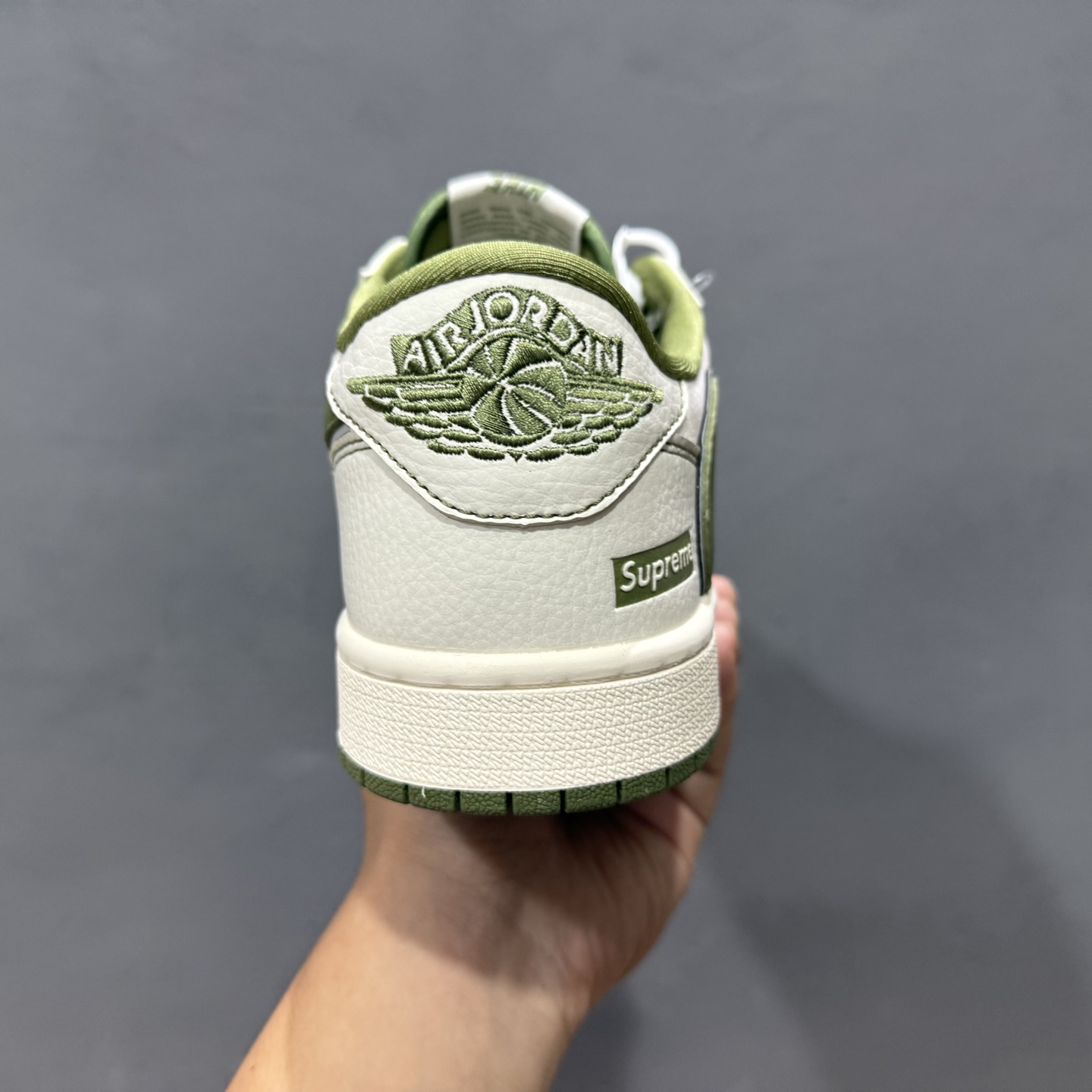 220 Travis Scott x Nike Air Jordan 1 Low x Supreme 米绿 Air Jordan 1 Low 反转米绿小钩倒钩 XZ2268-002